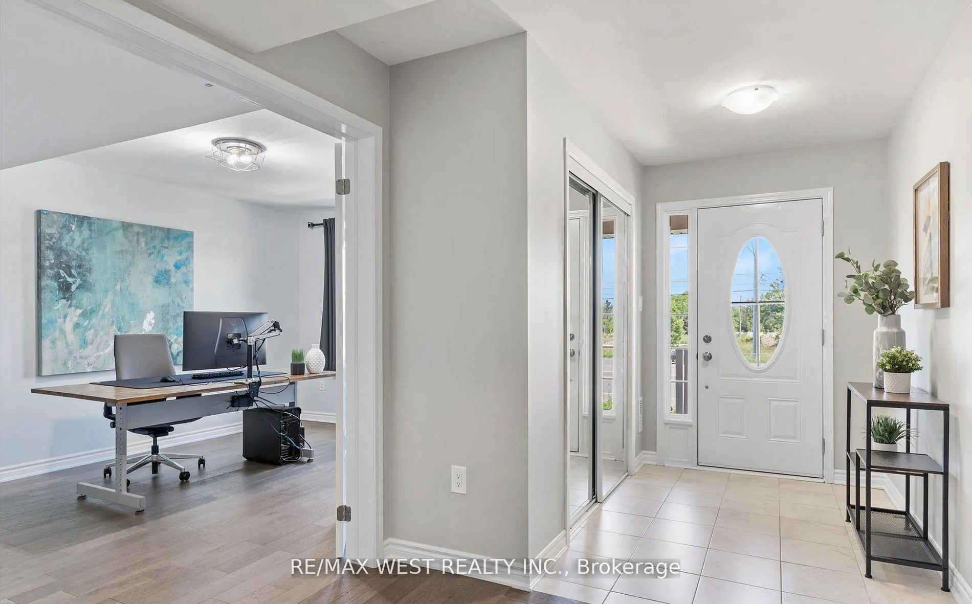 Photo 2 of Unit 76, 22 Spring Creek Drive, Hamilton, Waterdown — HOMEH