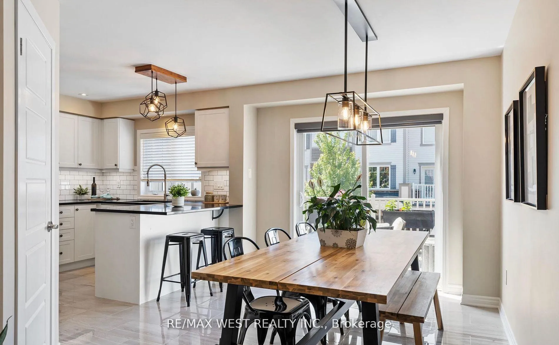 Photo 4 of Unit 76, 22 Spring Creek Drive, Hamilton, Waterdown — HOMEH