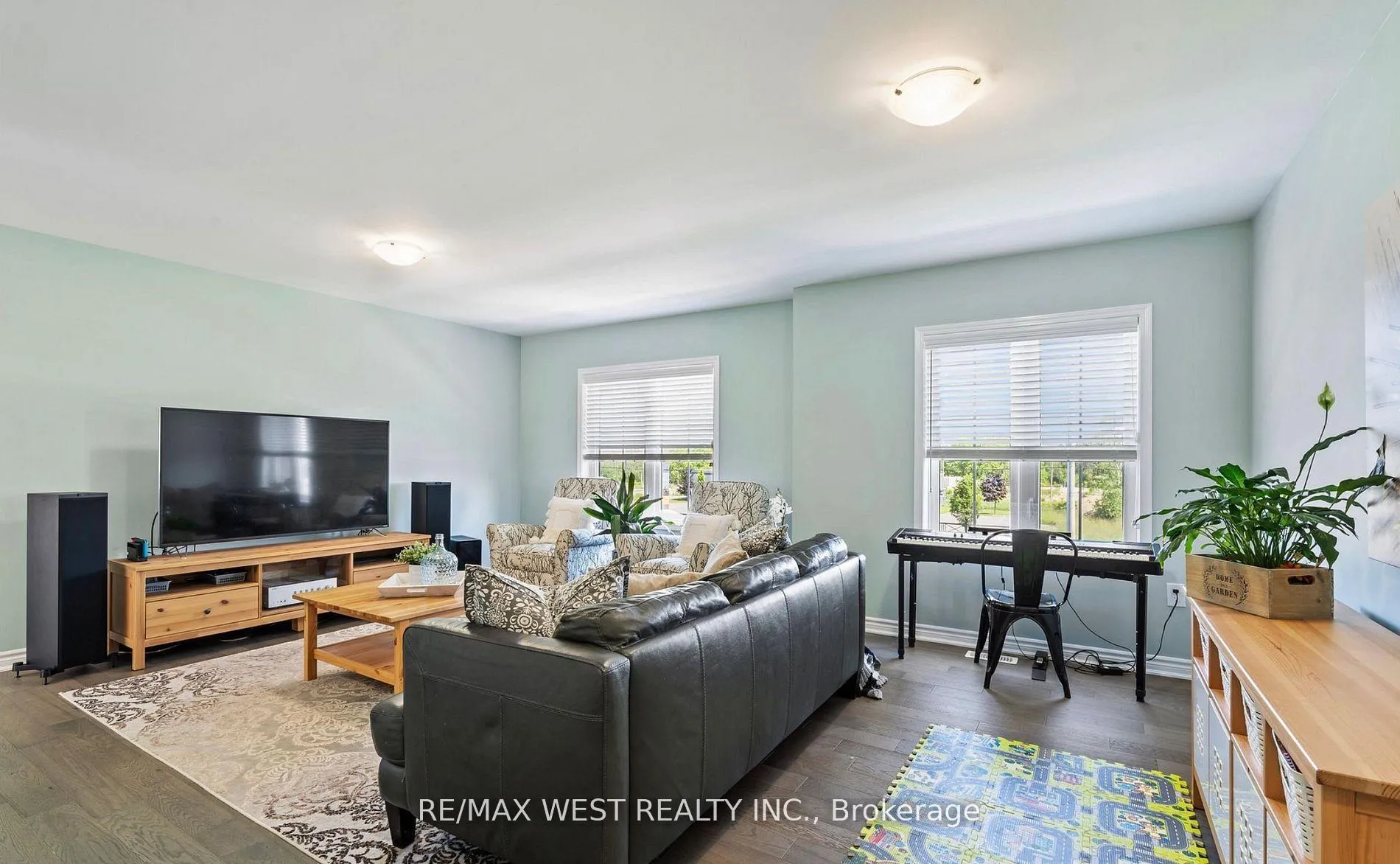 Photo 8 of Unit 76, 22 Spring Creek Drive, Hamilton, Waterdown — HOMEH