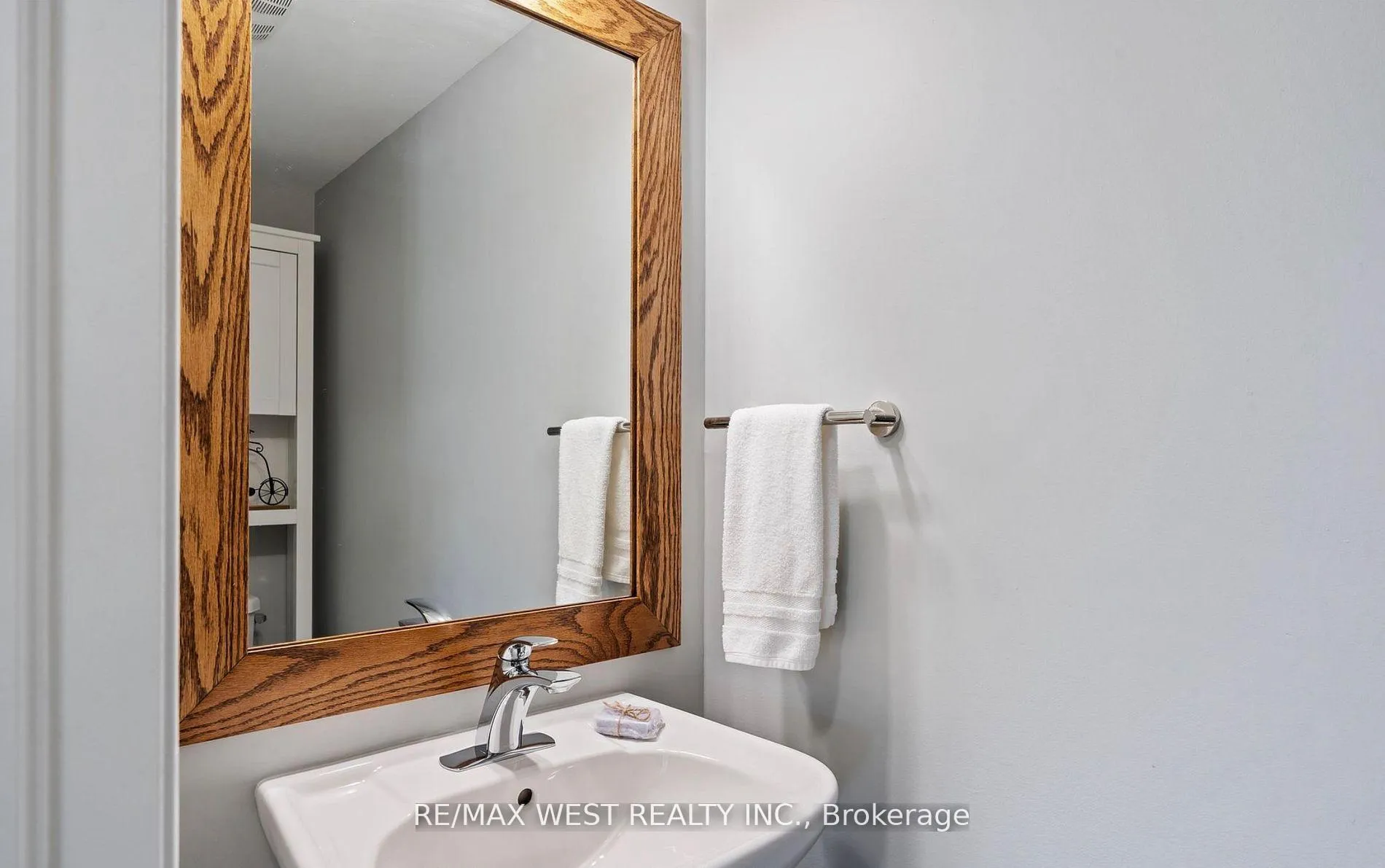 Photo 9 of Unit 76, 22 Spring Creek Drive, Hamilton, Waterdown — HOMEH