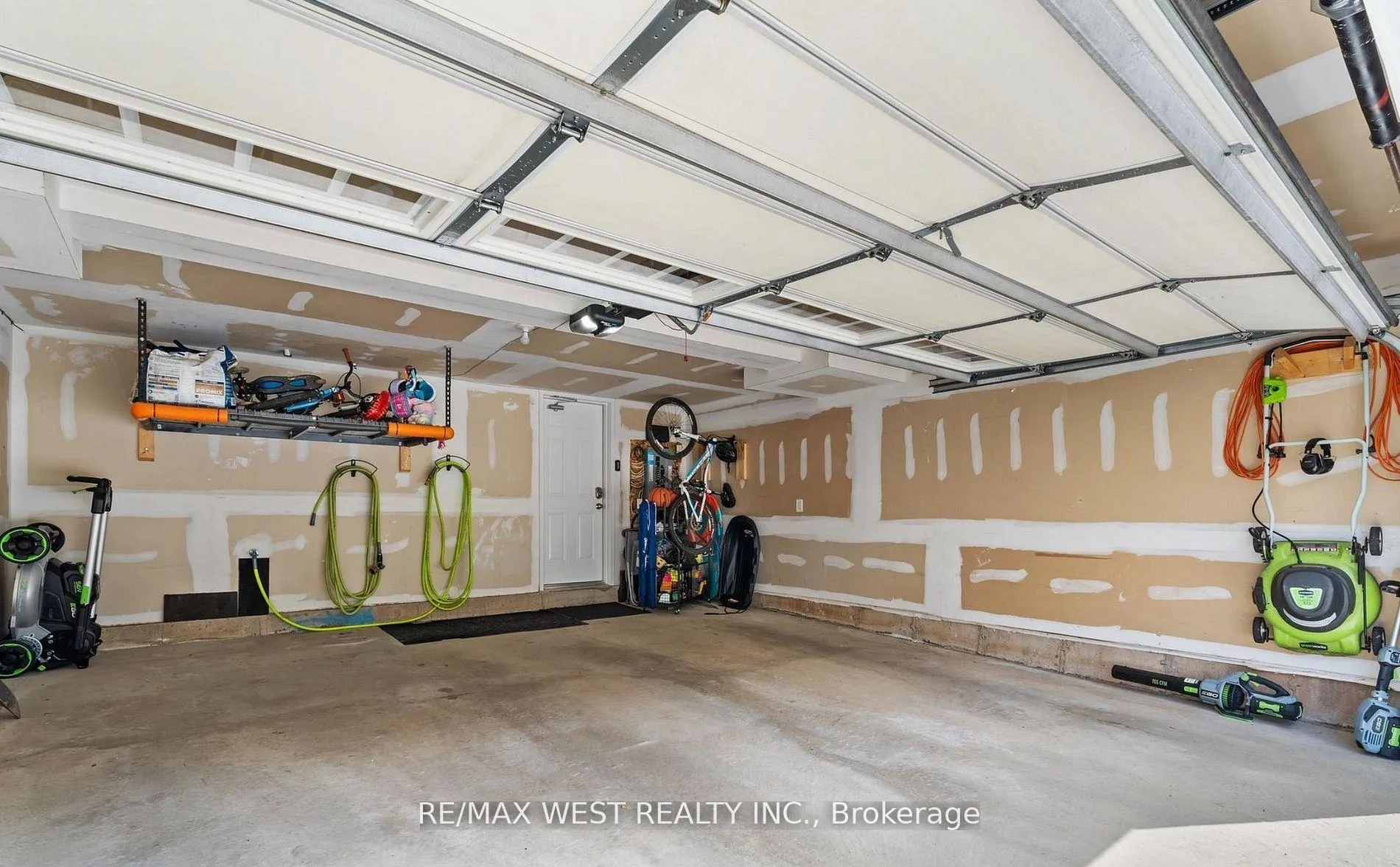 Photo 15 of Unit 76, 22 Spring Creek Drive, Hamilton, Waterdown — HOMEH