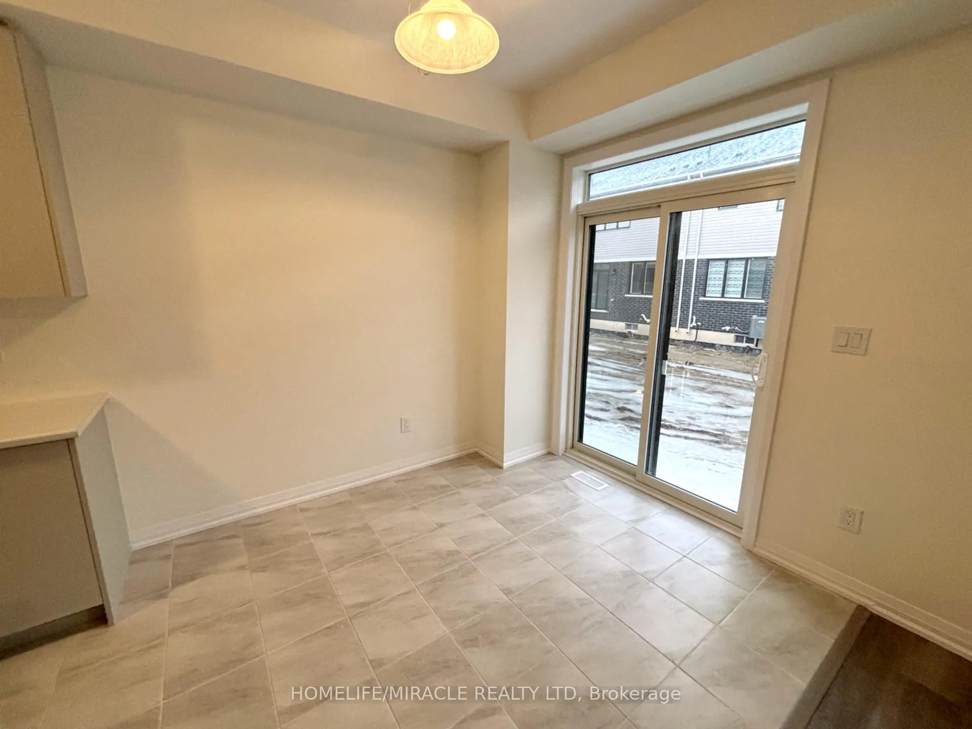Photo 10 of 91 Marche Drive, Haldimand — HOMEH