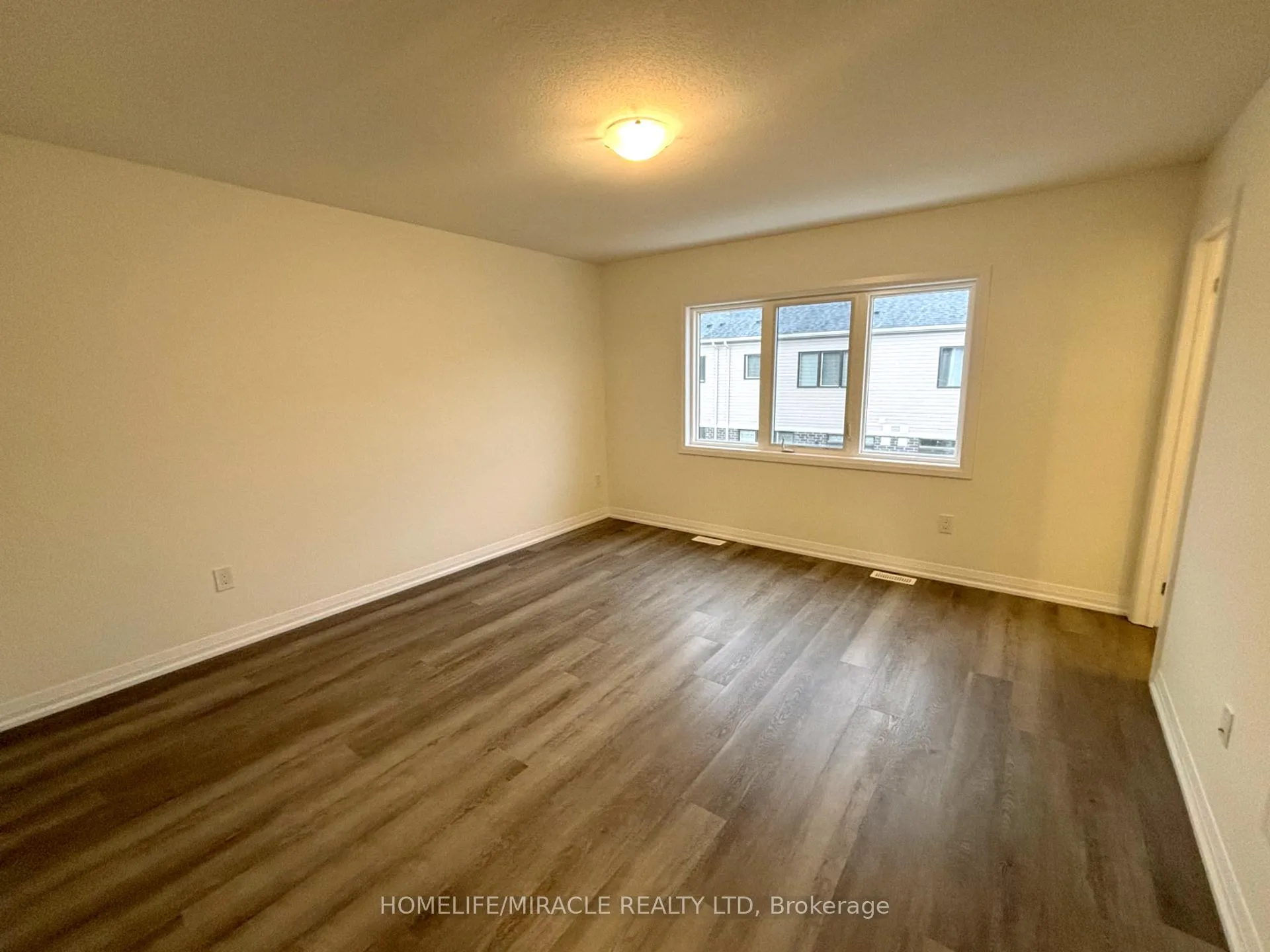 Photo 12 of 91 Marche Drive, Haldimand — HOMEH
