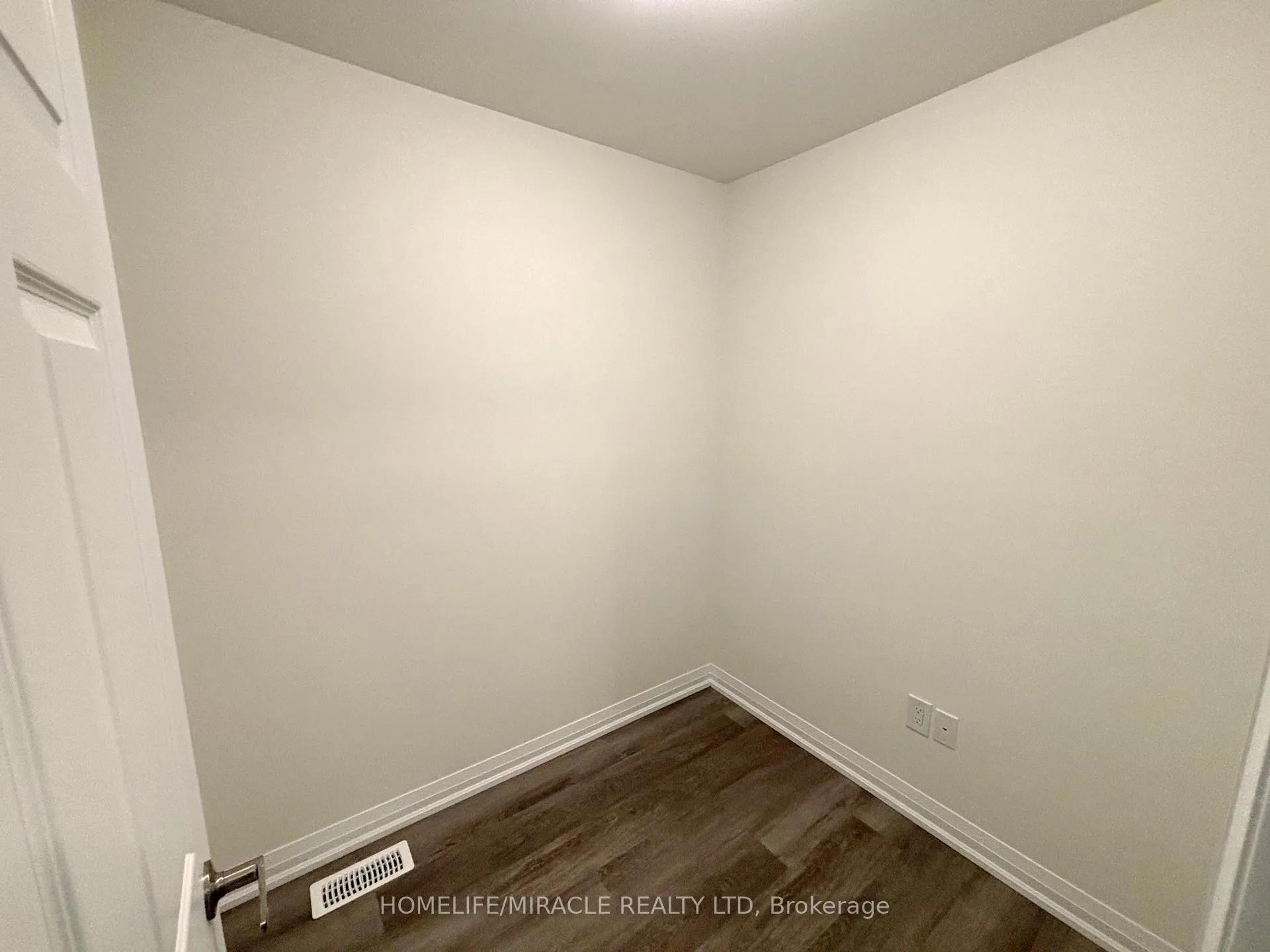 Photo 17 of 91 Marche Drive, Haldimand — HOMEH
