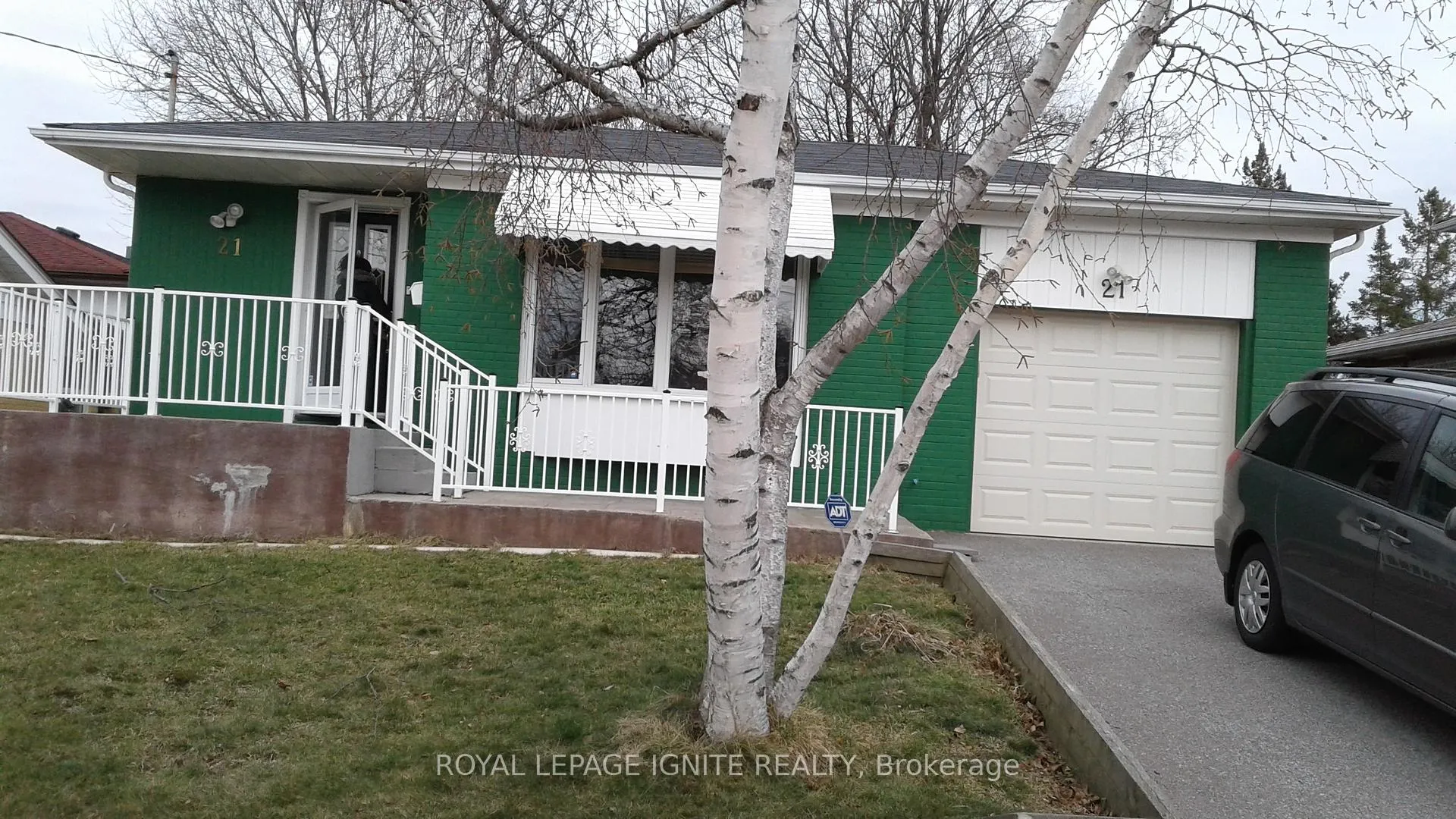 Front of Unit Bsmt, 21 Humheller Road