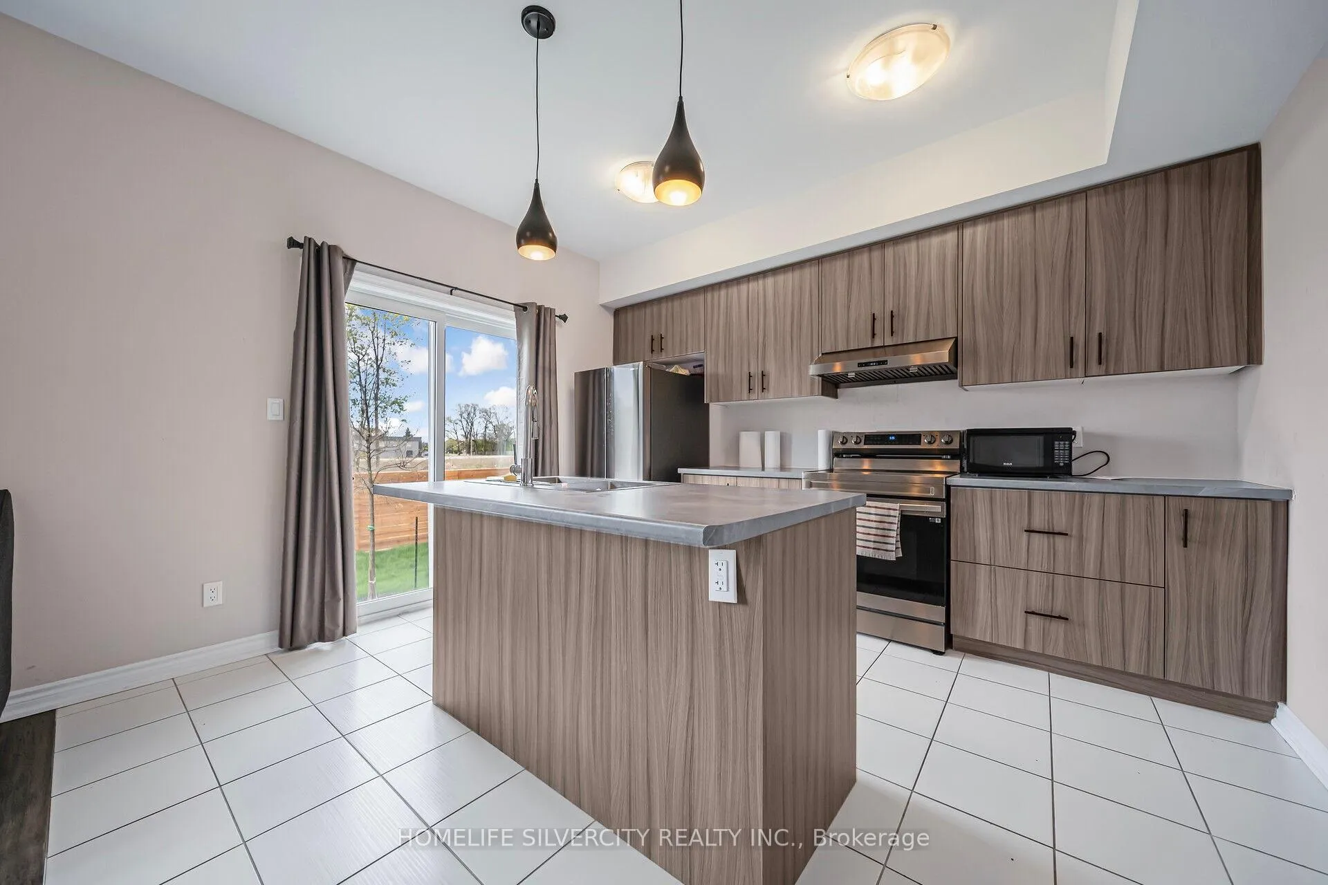 Photo 5 of Unit 4, 5672 Dorchester Road, Niagara Falls, Hospital — HOMEH