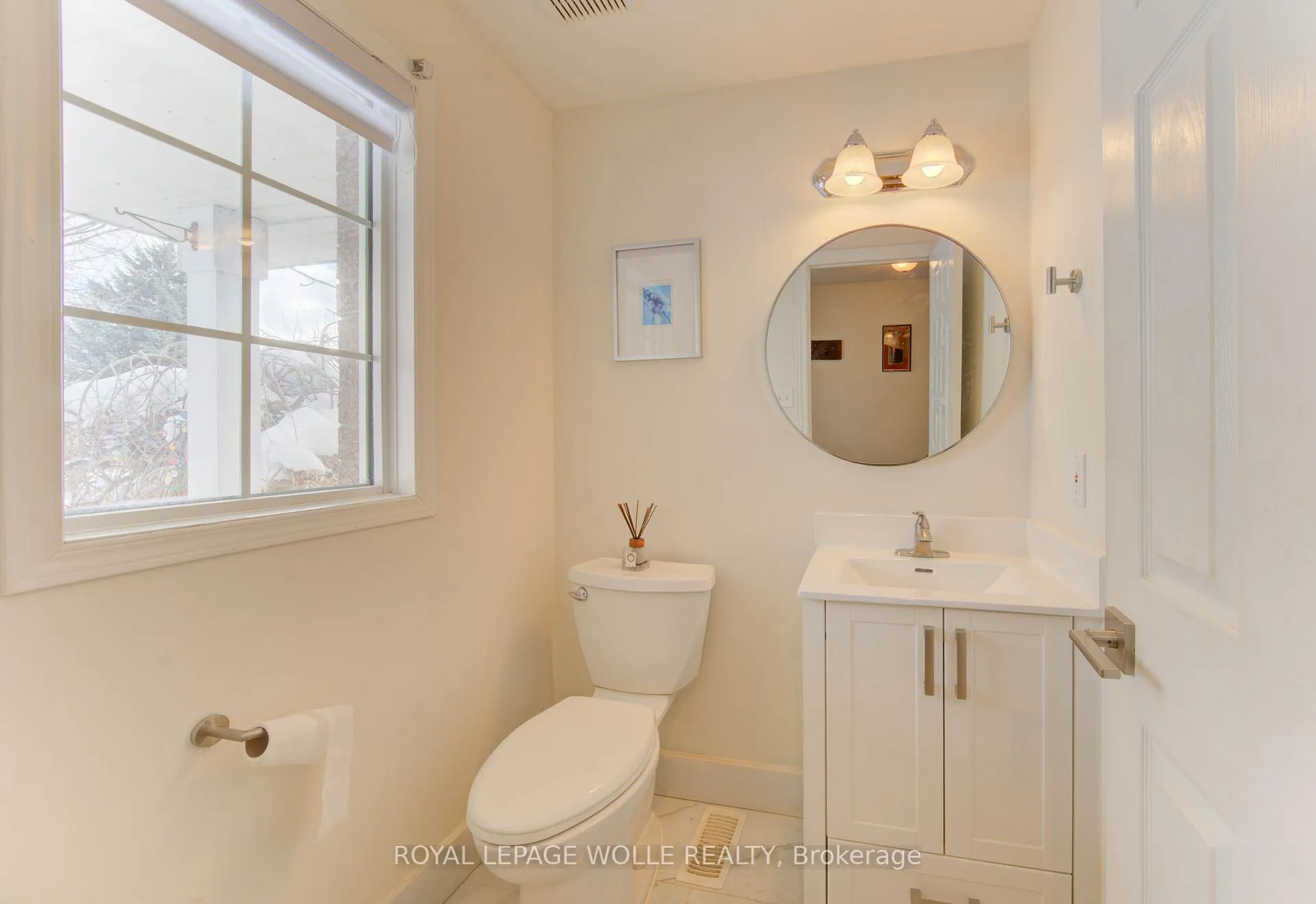 Photo 7 of 447 Brigantine Drive, Waterloo — HOMEH