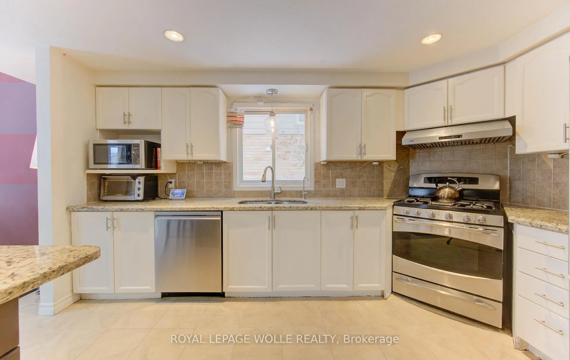 Photo 14 of 447 Brigantine Drive, Waterloo — HOMEH