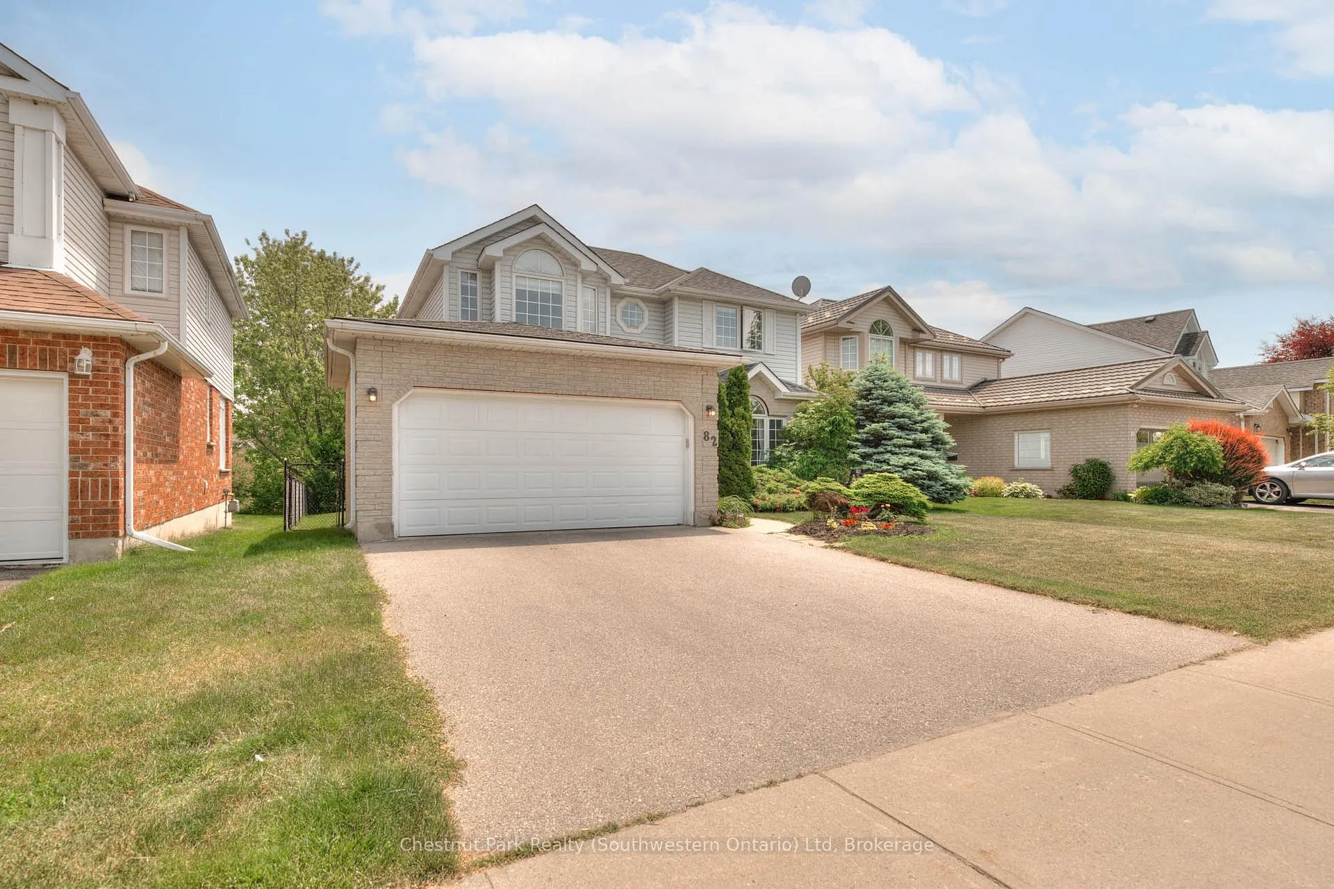 Photo 3 of 82 Pine Ridge Drive, Guelph, Pineridge/Westminster Woods — HOMEH