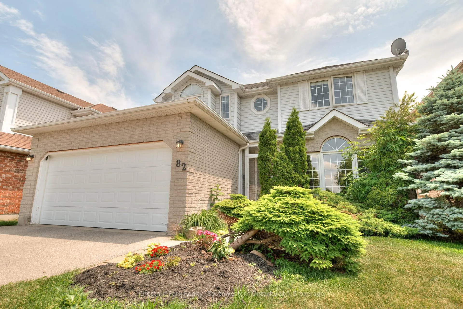 Photo 4 of 82 Pine Ridge Drive, Guelph, Pineridge/Westminster Woods — HOMEH