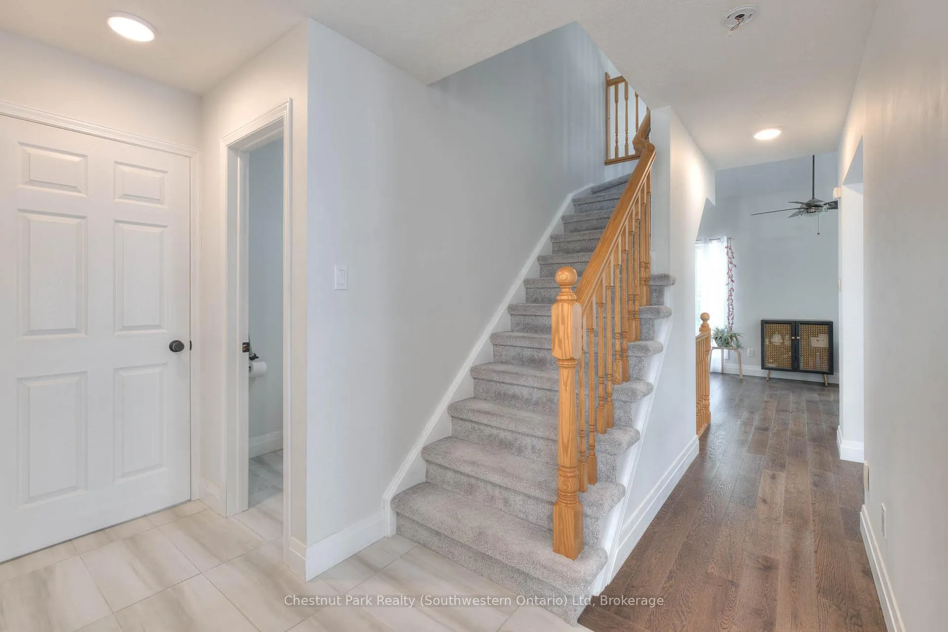 Photo 10 of 82 Pine Ridge Drive, Guelph, Pineridge/Westminster Woods — HOMEH