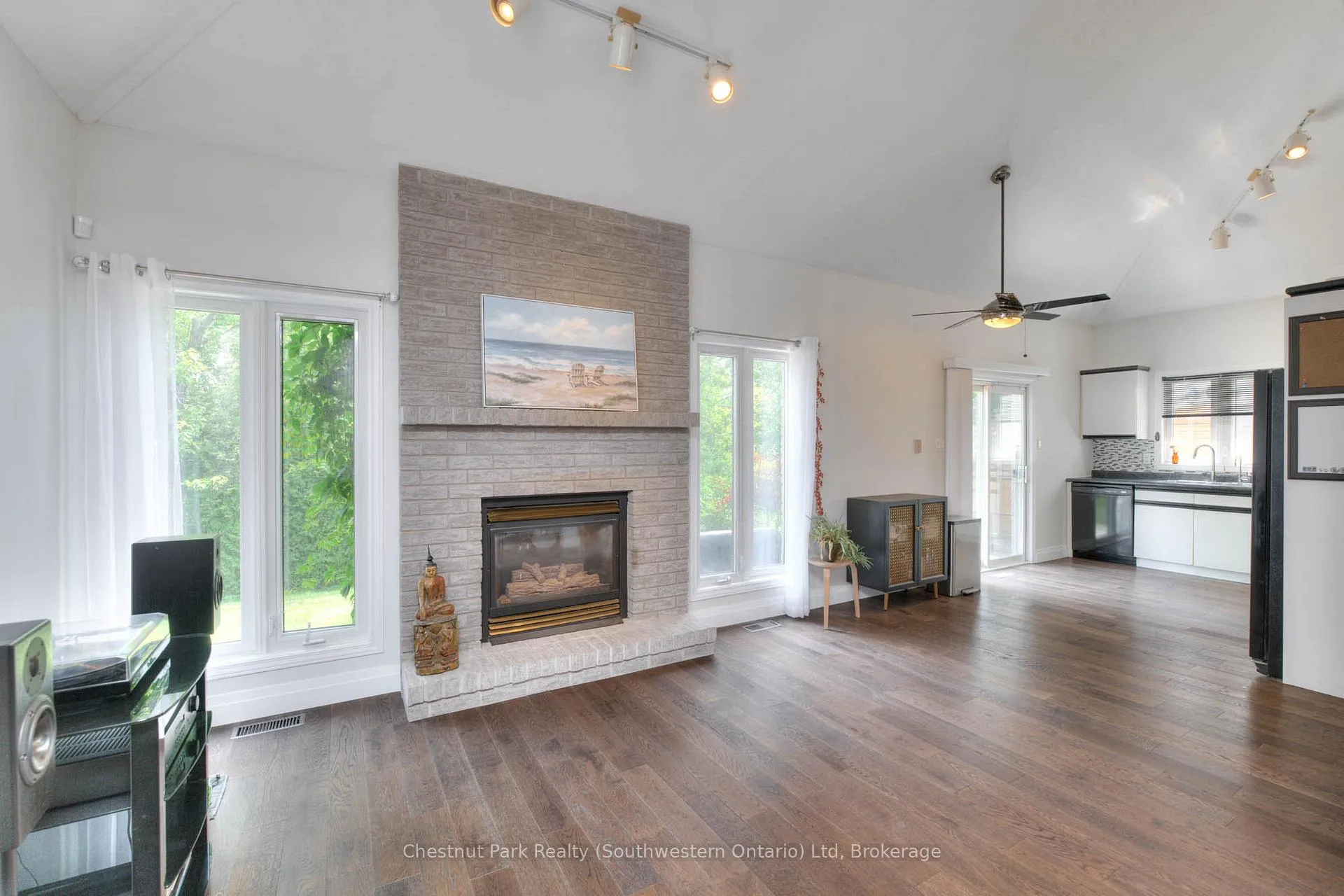 Photo 13 of 82 Pine Ridge Drive, Guelph, Pineridge/Westminster Woods — HOMEH