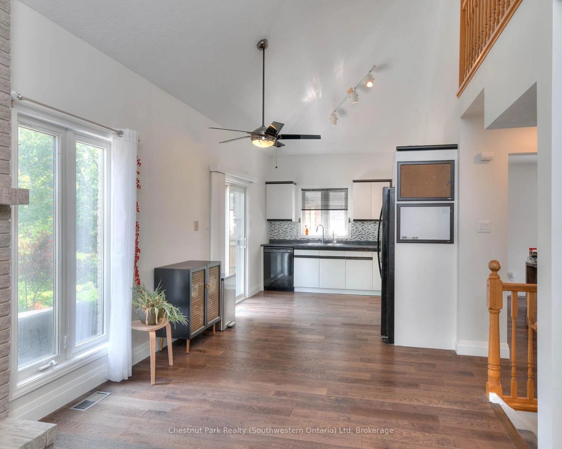 Photo 14 of 82 Pine Ridge Drive, Guelph, Pineridge/Westminster Woods — HOMEH
