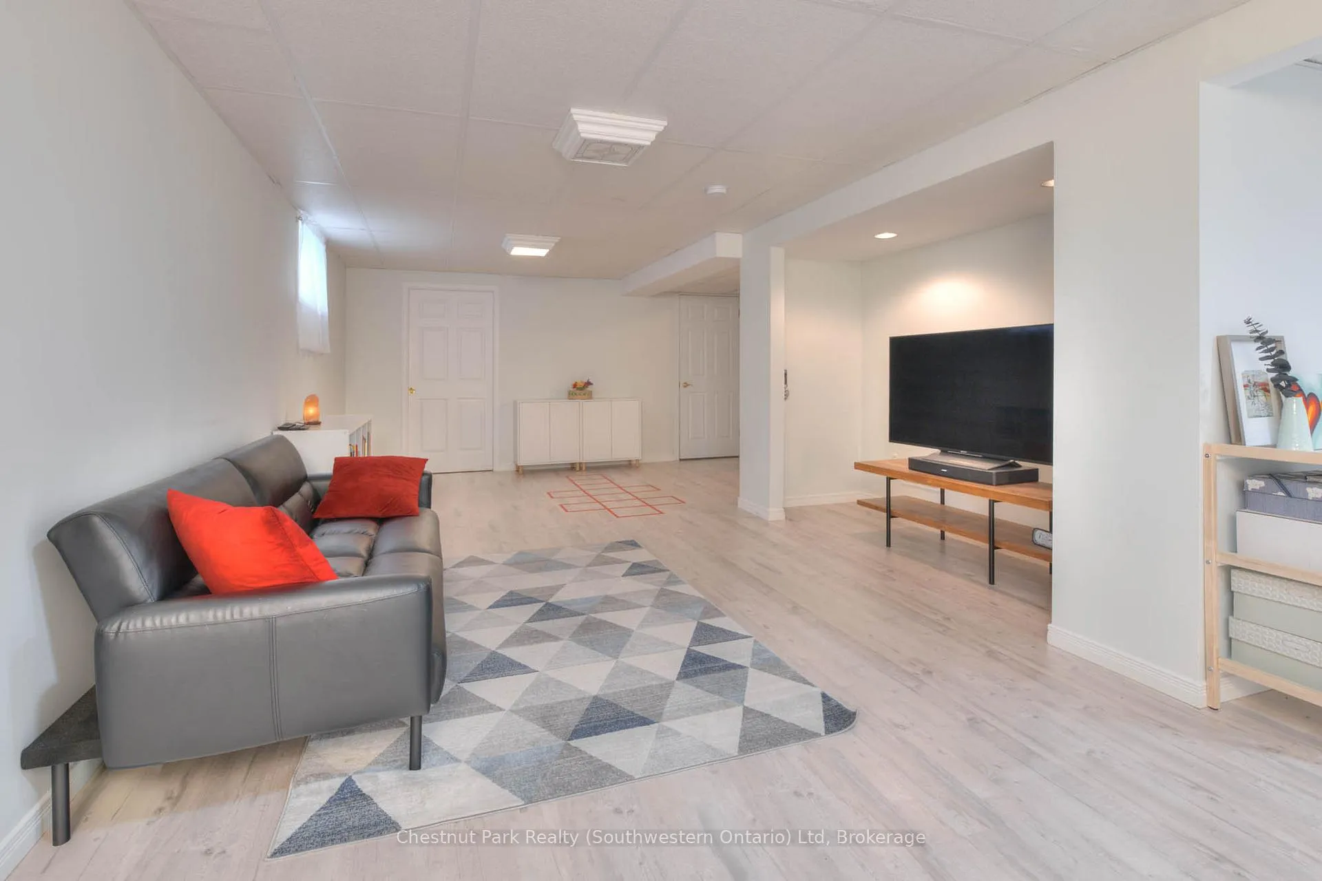 Photo 31 of 82 Pine Ridge Drive, Guelph, Pineridge/Westminster Woods — HOMEH