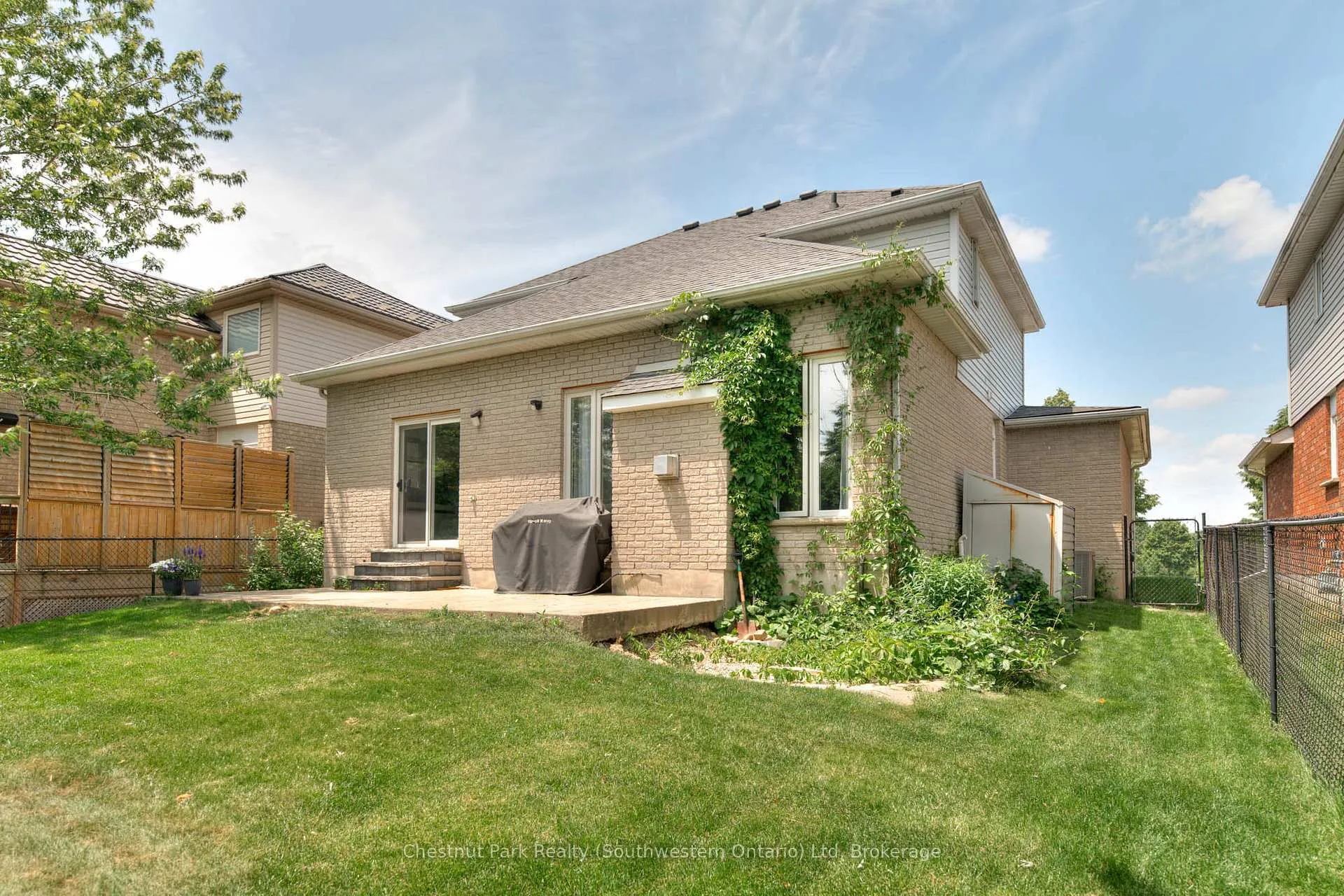 Photo 36 of 82 Pine Ridge Drive, Guelph, Pineridge/Westminster Woods — HOMEH