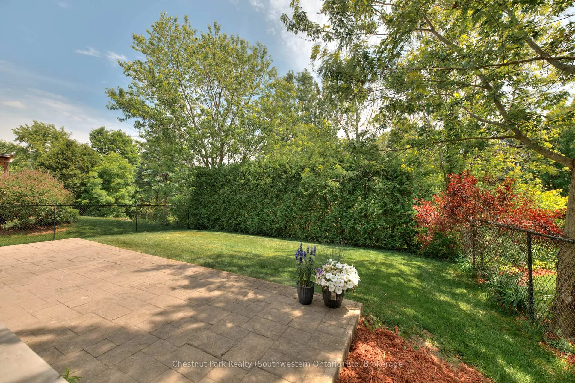 Photo 38 of 82 Pine Ridge Drive, Guelph, Pineridge/Westminster Woods — HOMEH