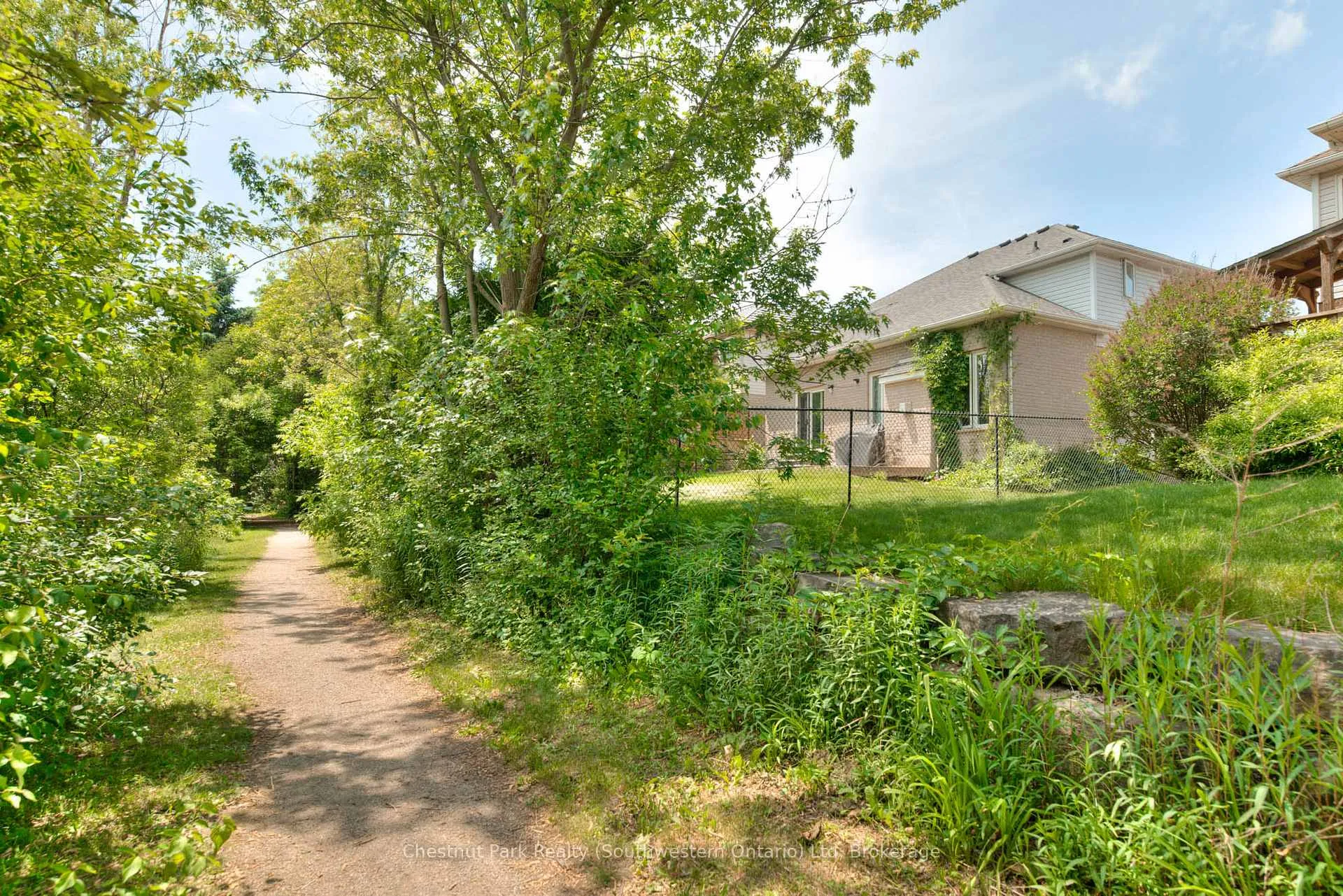 Photo 40 of 82 Pine Ridge Drive, Guelph, Pineridge/Westminster Woods — HOMEH