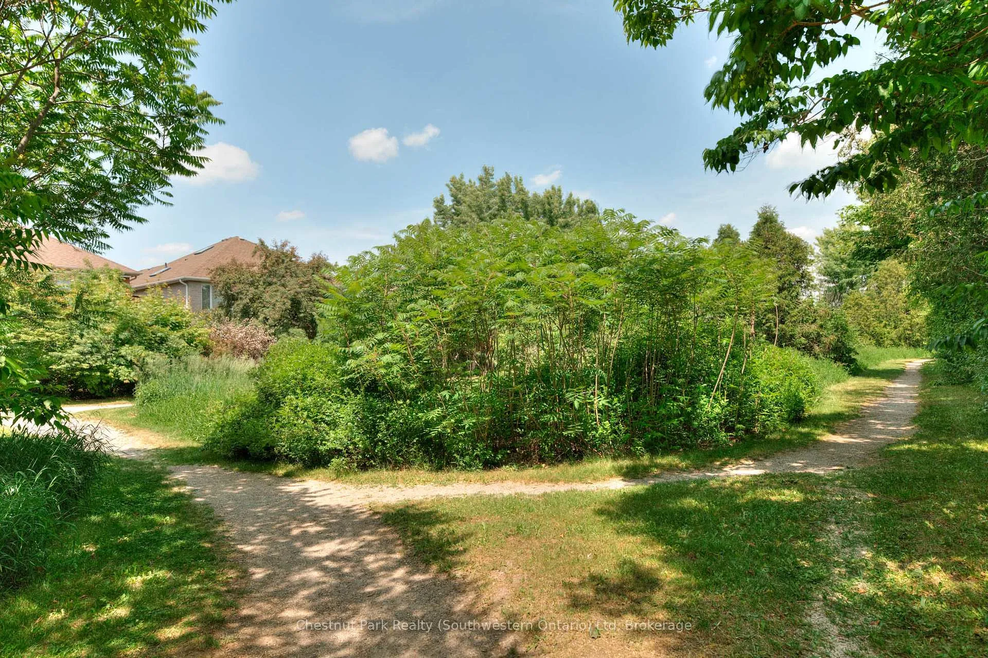 Photo 44 of 82 Pine Ridge Drive, Guelph, Pineridge/Westminster Woods — HOMEH