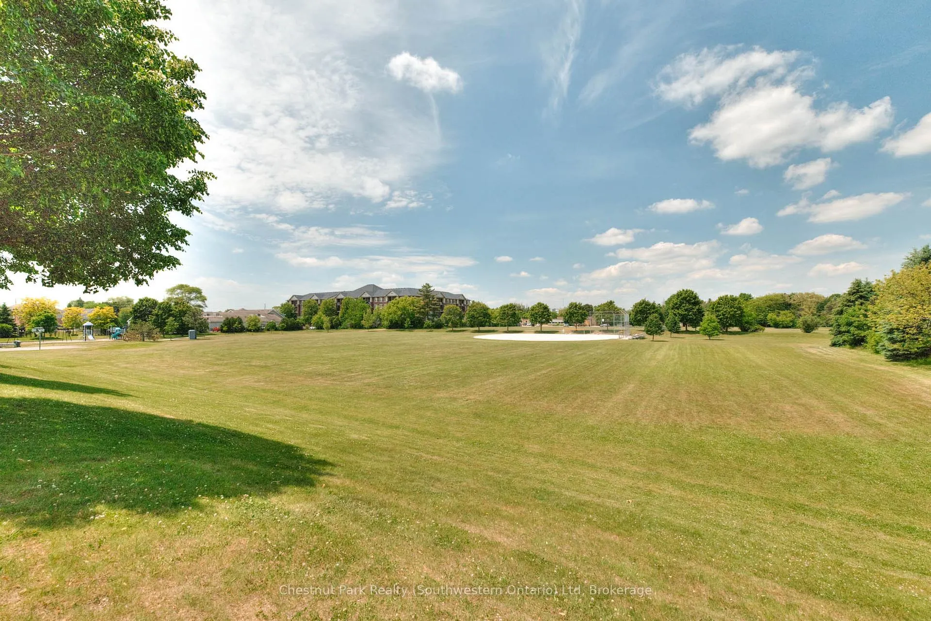 Photo 46 of 82 Pine Ridge Drive, Guelph, Pineridge/Westminster Woods — HOMEH