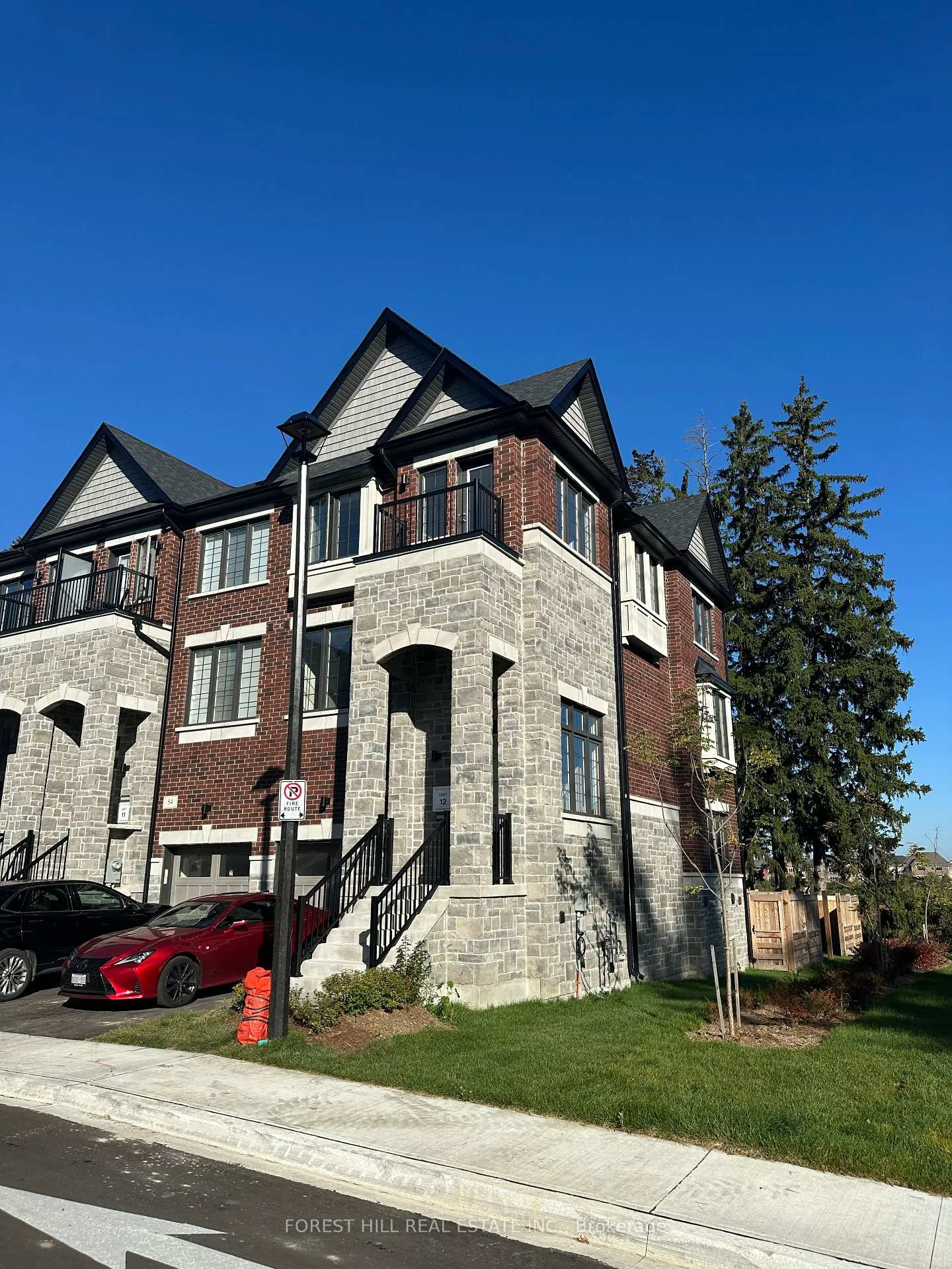 Front of Unit Bsmt, 58 Arbour Green Crescent