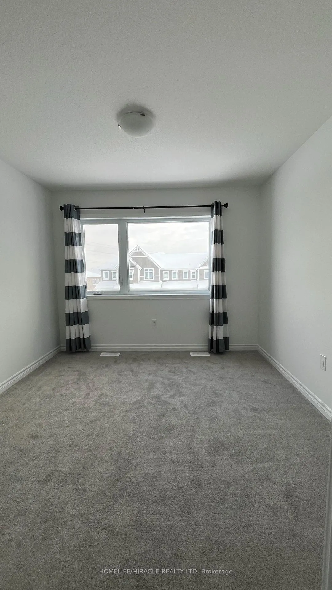 Photo 20 of 17 Canterhome Street, Kitchener — HOMEH