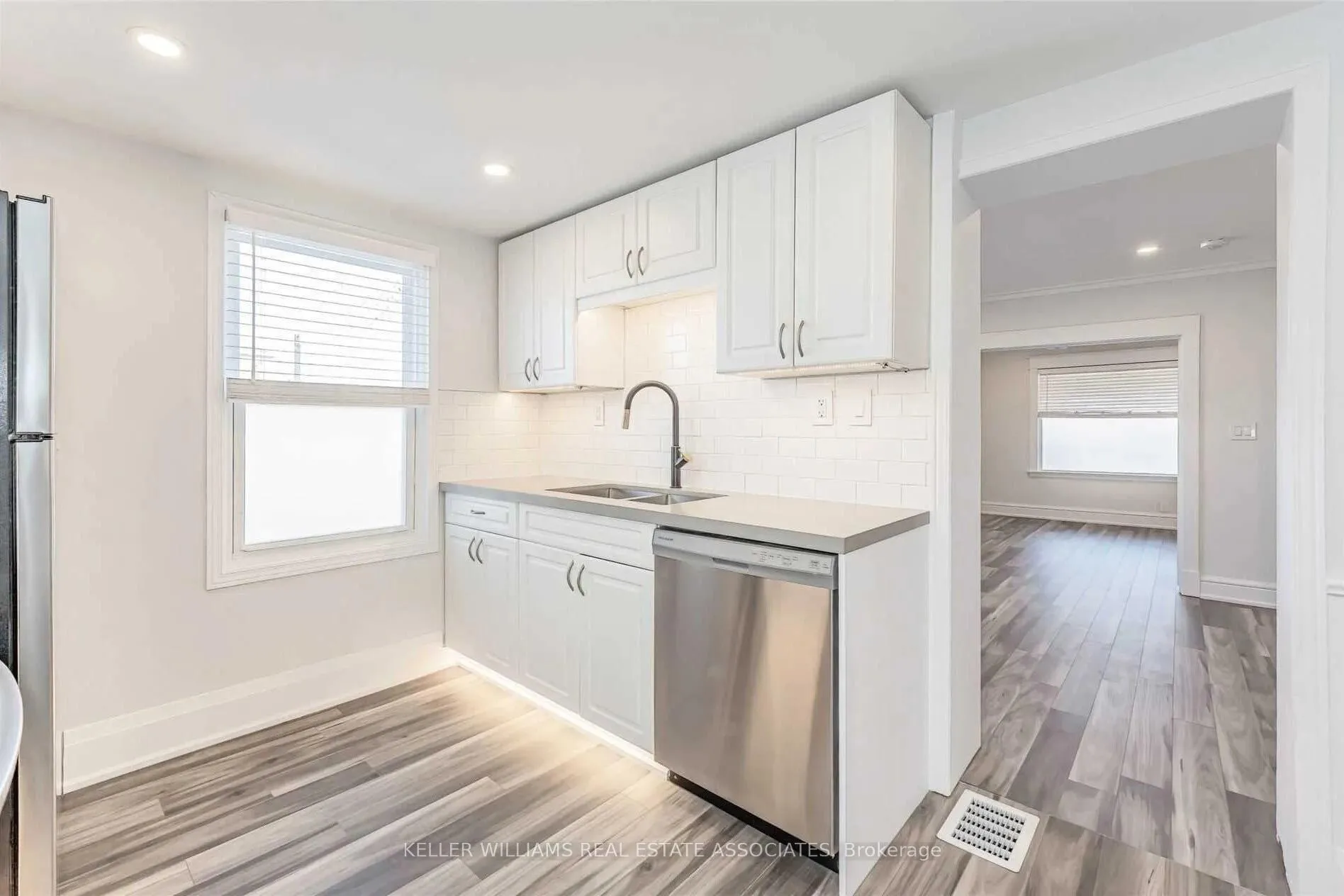 Photo 6 of Unit 2, 1090 Cannon Street E, Hamilton, Crown Point — HOMEH