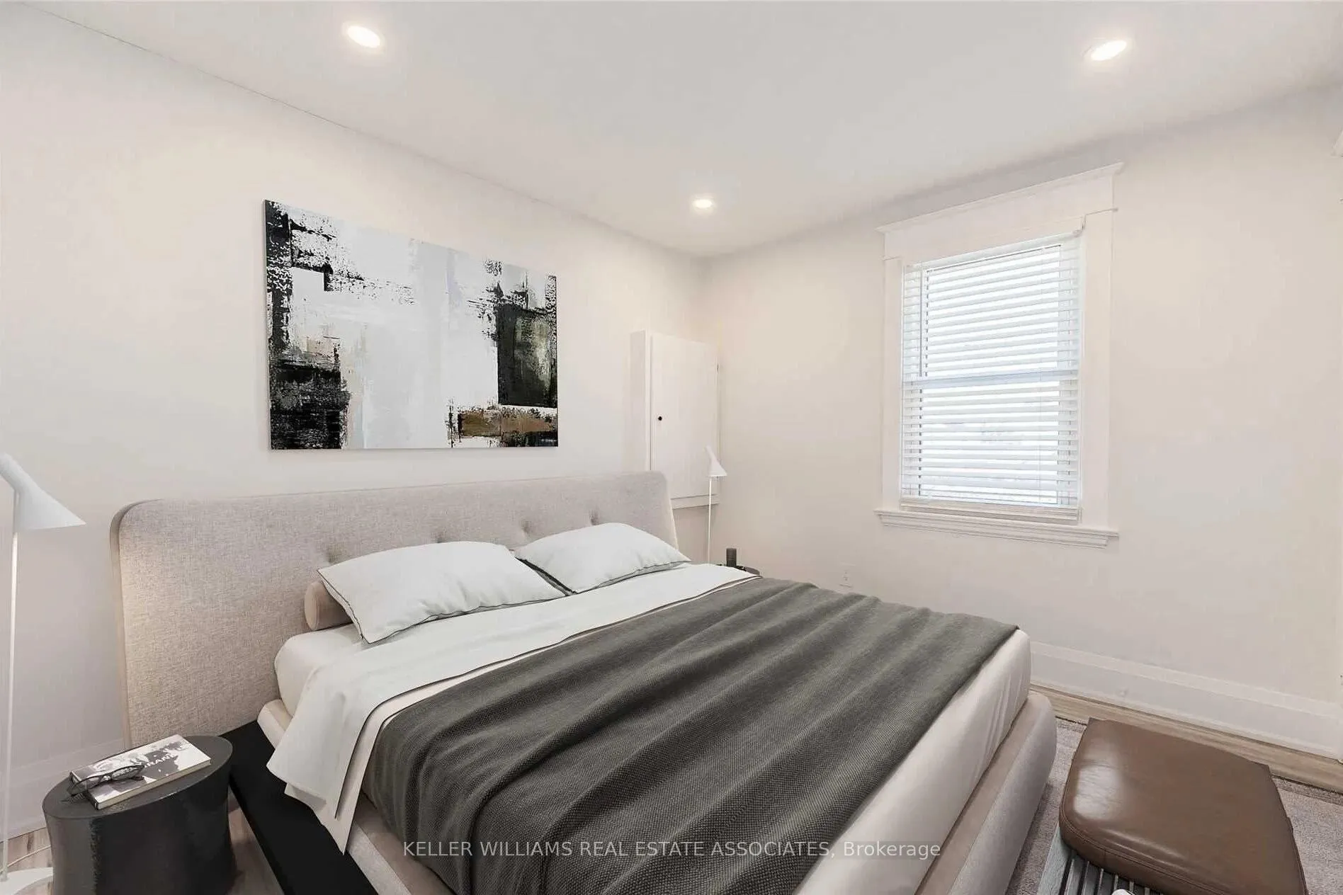 Photo 8 of Unit 2, 1090 Cannon Street E, Hamilton, Crown Point — HOMEH