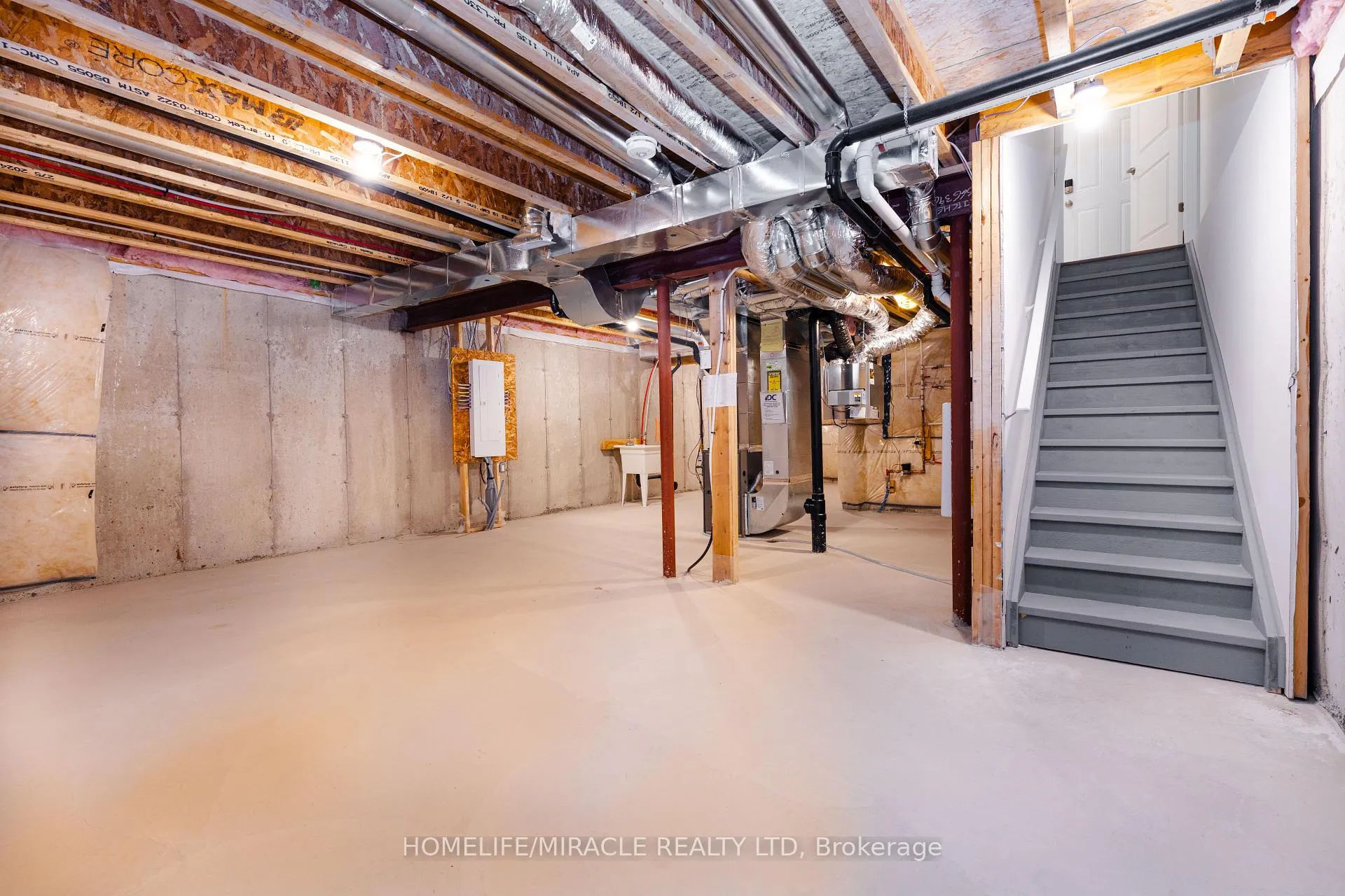 Photo 46 of 164 Stamson Street, Kitchener — HOMEH