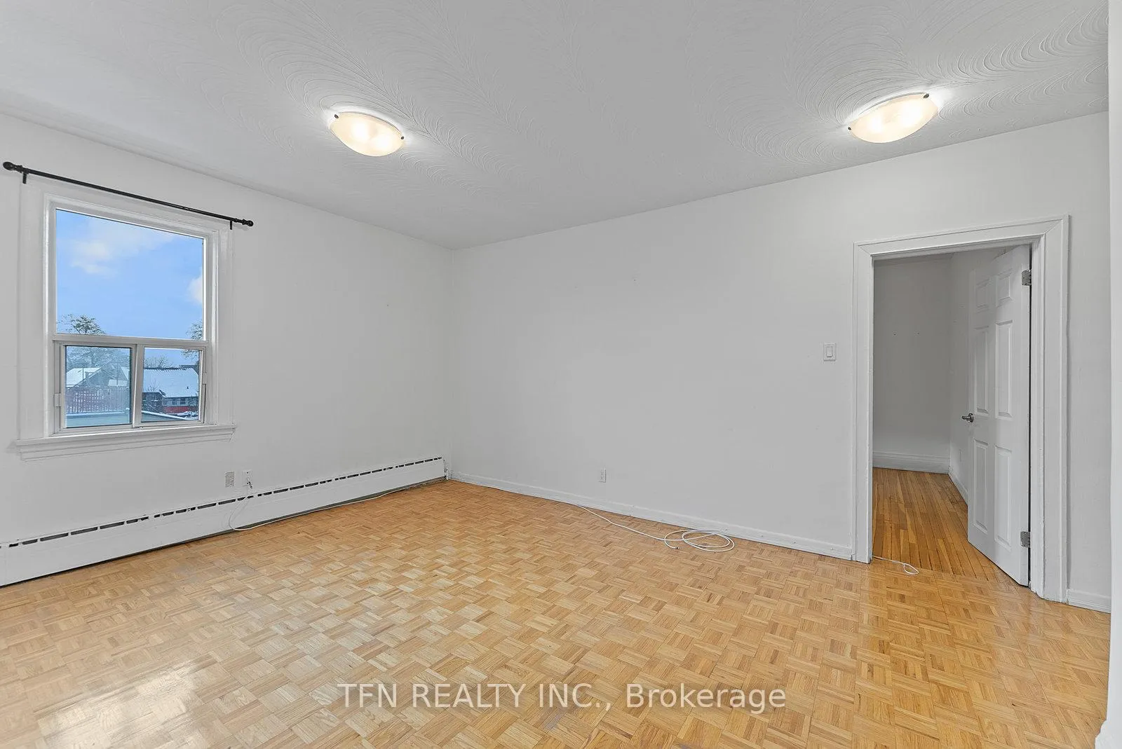 Photo 4 of Unit 2, 5 Crang Avenue, Toronto, Oakwood Village — HOMEH