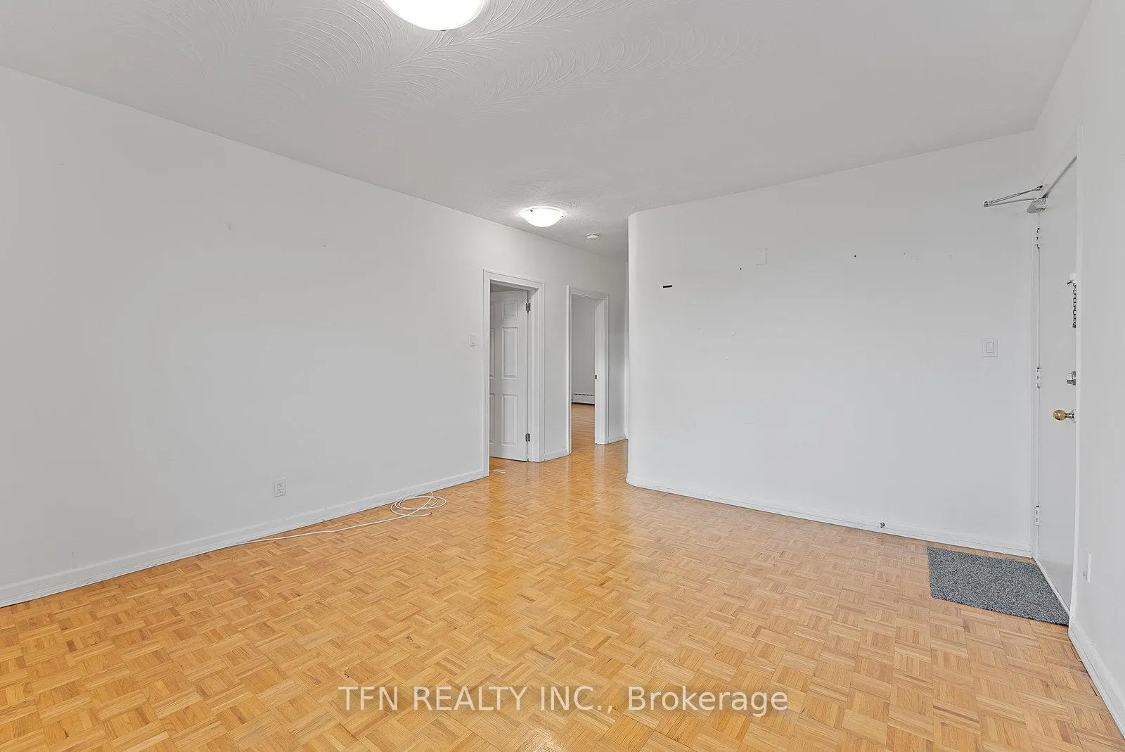 Photo 7 of Unit 2, 5 Crang Avenue, Toronto, Oakwood Village — HOMEH