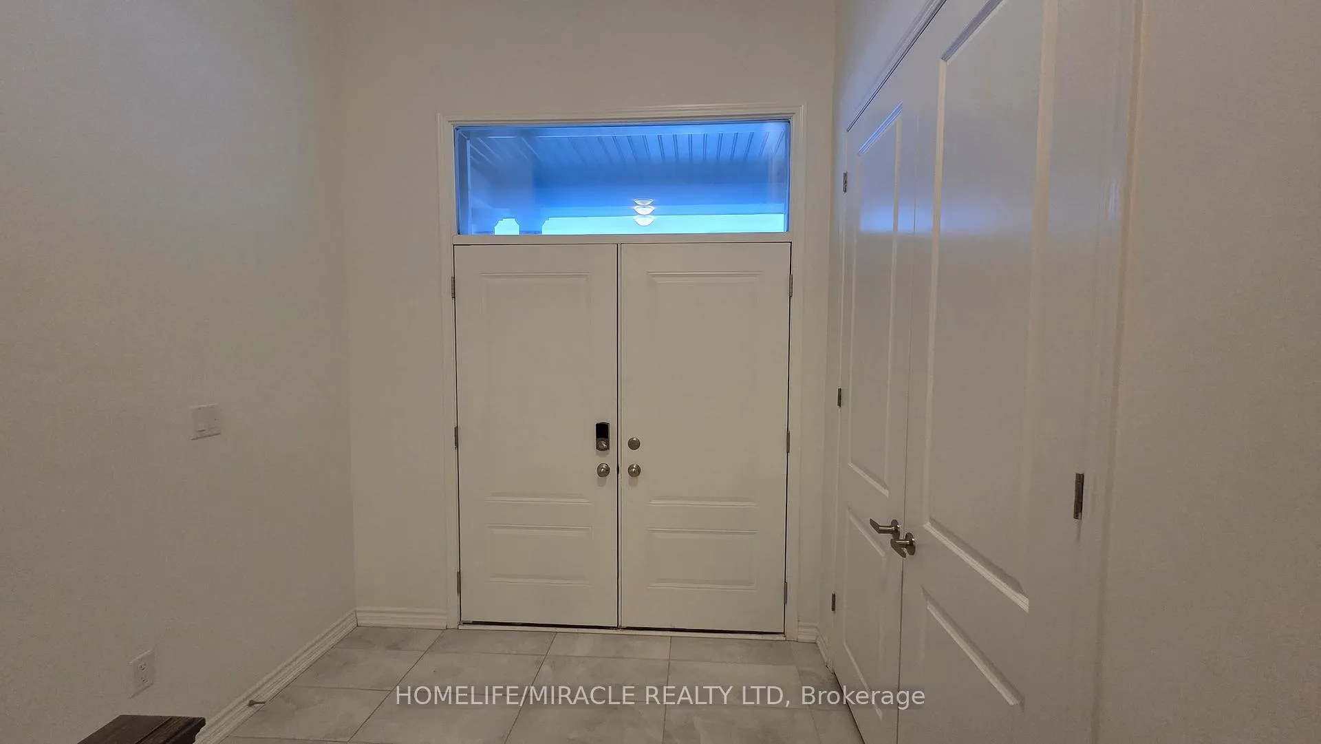 Photo 4 of 344 Madelaine Drive, Barrie, Painswick South — HOMEH