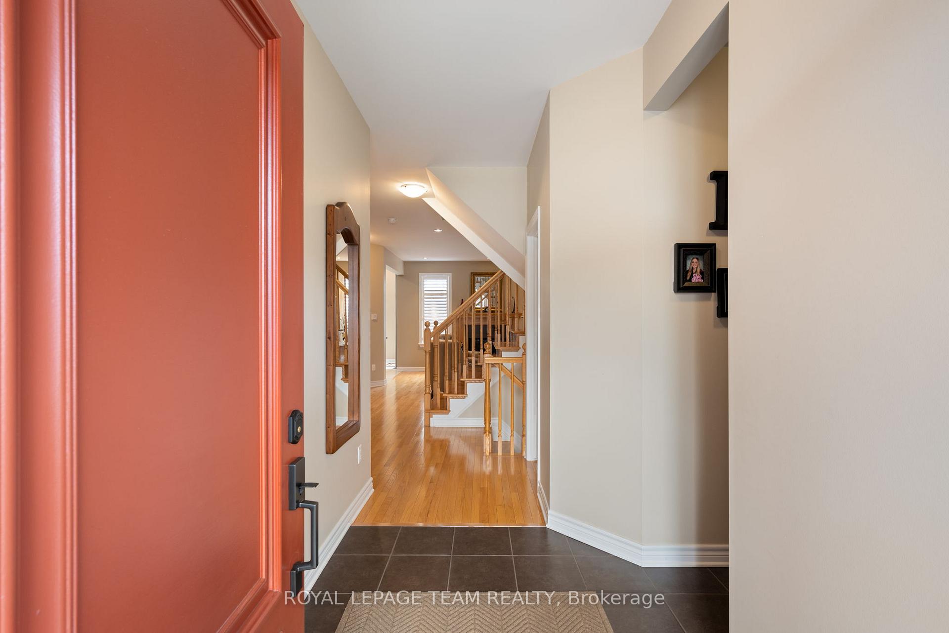 Photo 4 of 633 Woodbriar Way, Ottawa, Blossom Park/Kemp Park/Findlay Creek — HOMEH