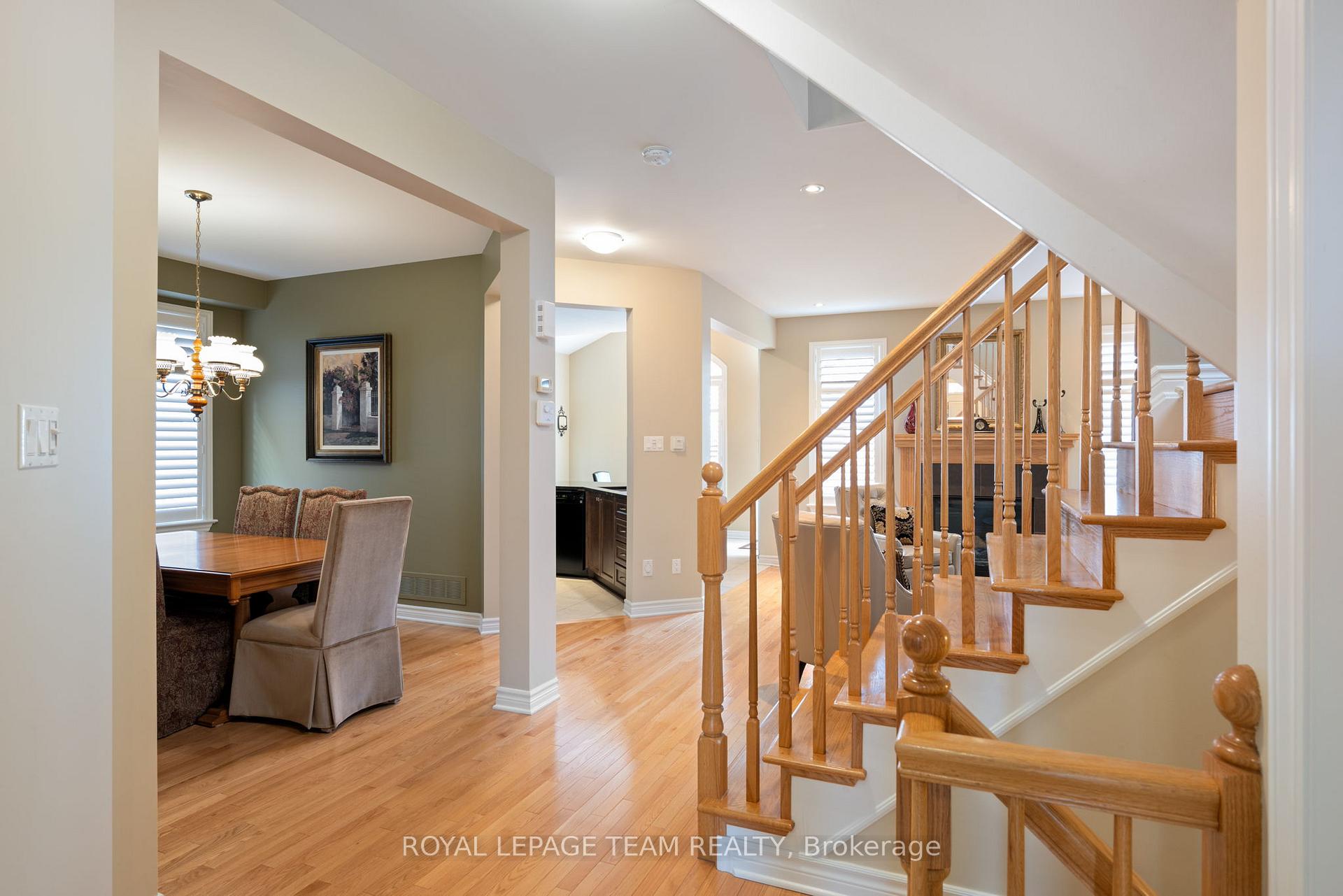 Photo 5 of 633 Woodbriar Way, Ottawa, Blossom Park/Kemp Park/Findlay Creek — HOMEH