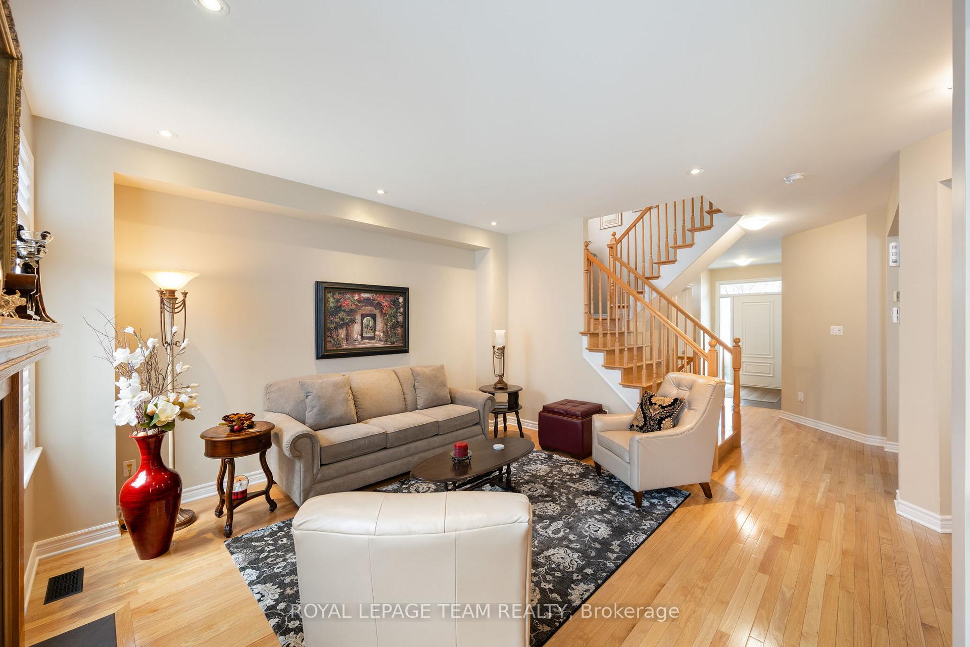 Photo 10 of 633 Woodbriar Way, Ottawa, Blossom Park/Kemp Park/Findlay Creek — HOMEH