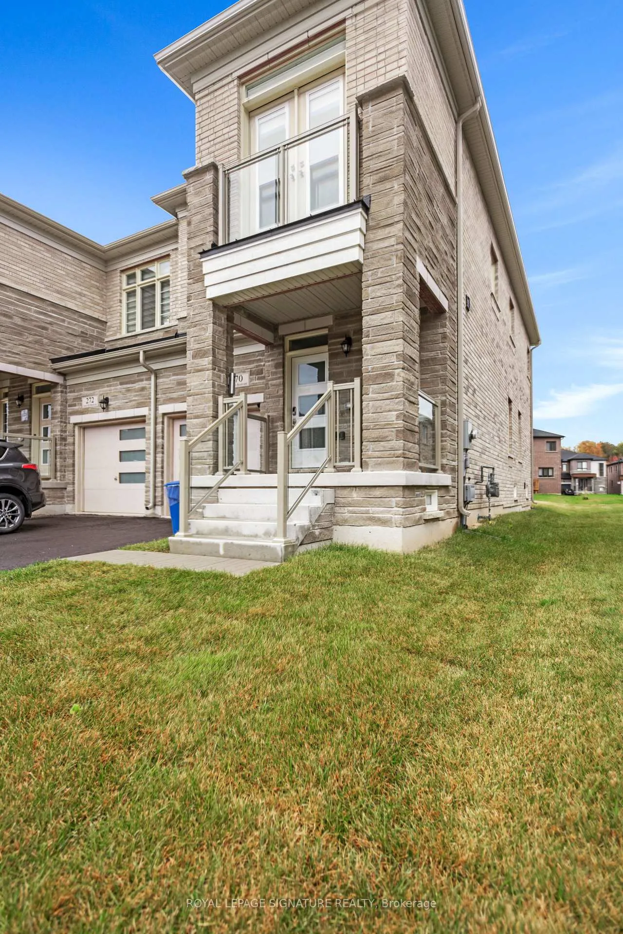 Photo 1 of 270 Great Falls Boulevard, Hamilton, Waterdown — HOMEH
