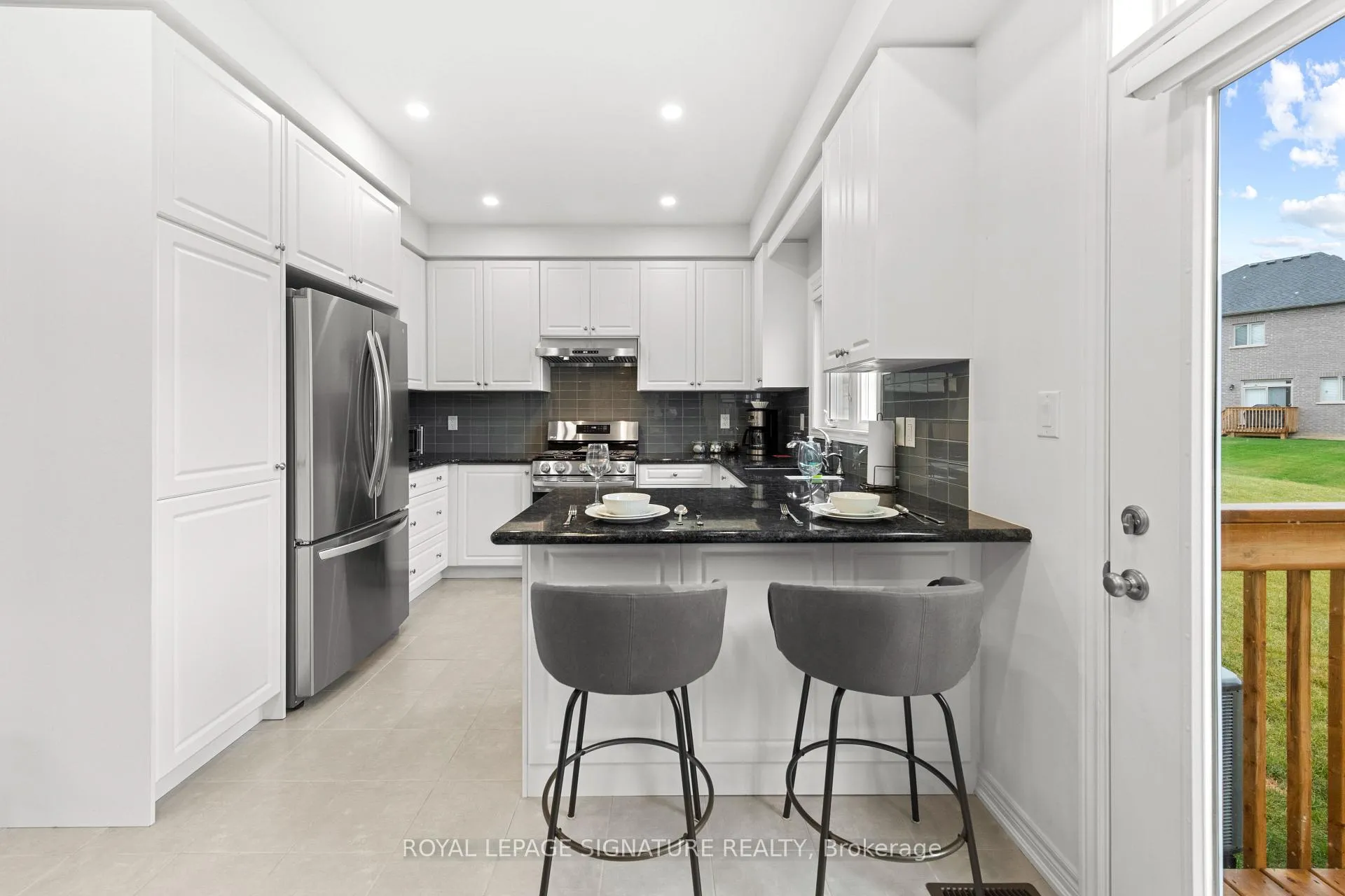 Photo 3 of 270 Great Falls Boulevard, Hamilton, Waterdown — HOMEH