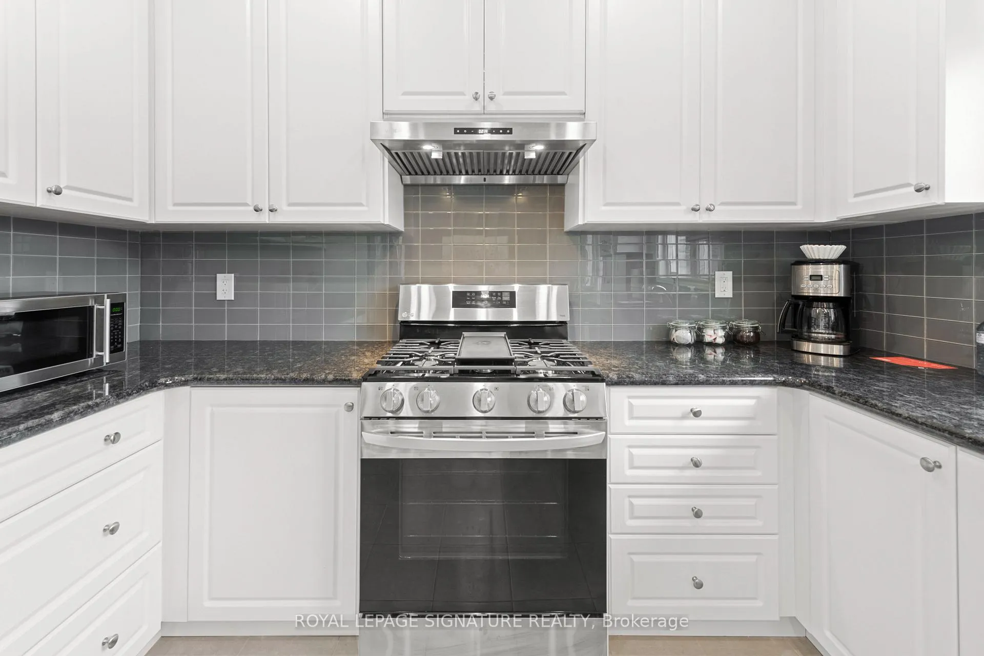 Photo 5 of 270 Great Falls Boulevard, Hamilton, Waterdown — HOMEH