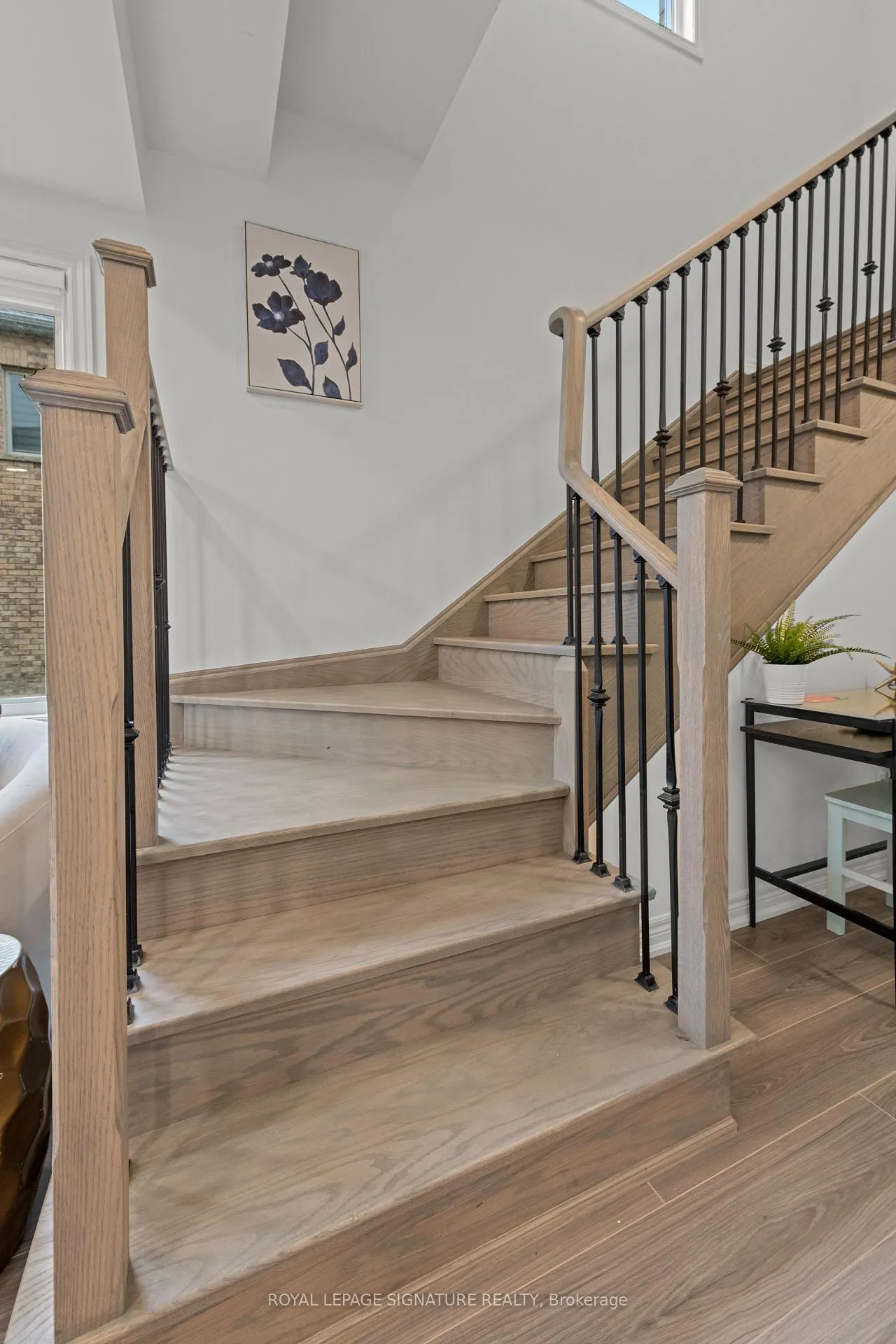 Photo 16 of 270 Great Falls Boulevard, Hamilton, Waterdown — HOMEH