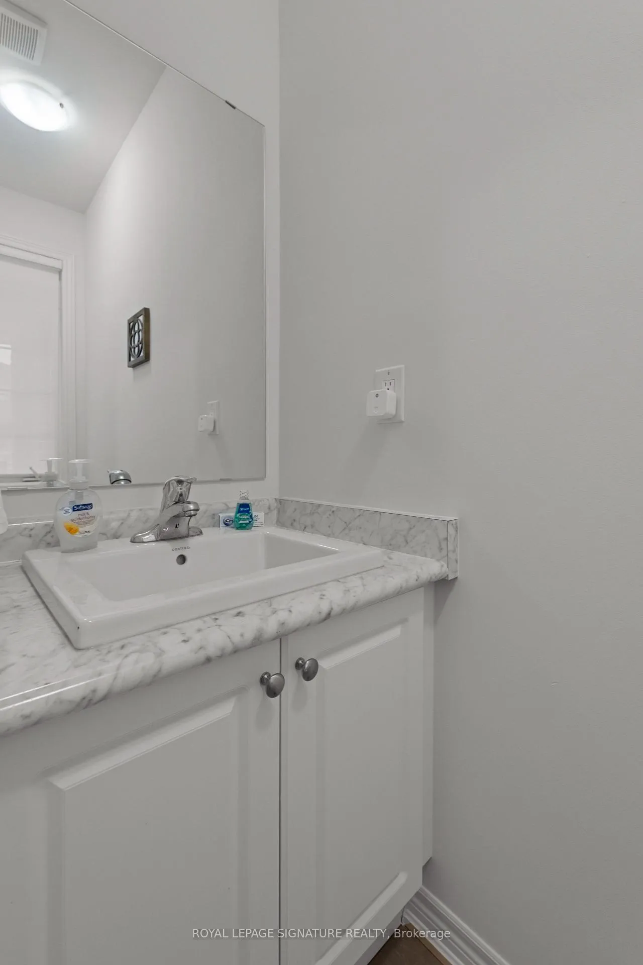 Photo 17 of 270 Great Falls Boulevard, Hamilton, Waterdown — HOMEH
