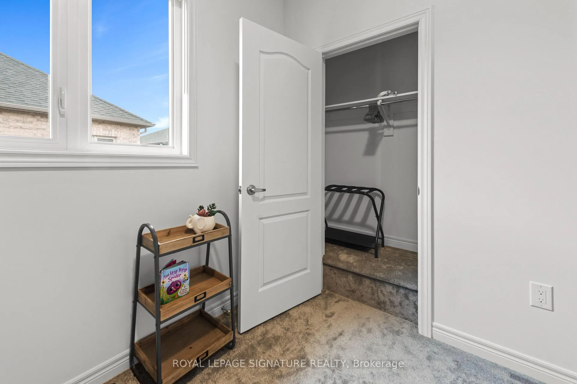 Photo 24 of 270 Great Falls Boulevard, Hamilton, Waterdown — HOMEH