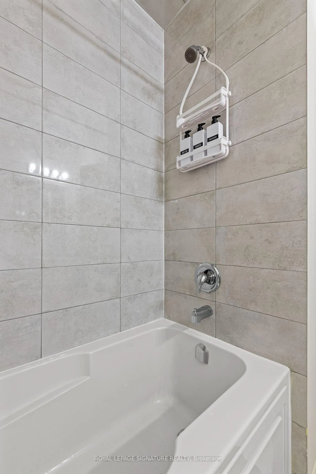 Photo 27 of 270 Great Falls Boulevard, Hamilton, Waterdown — HOMEH