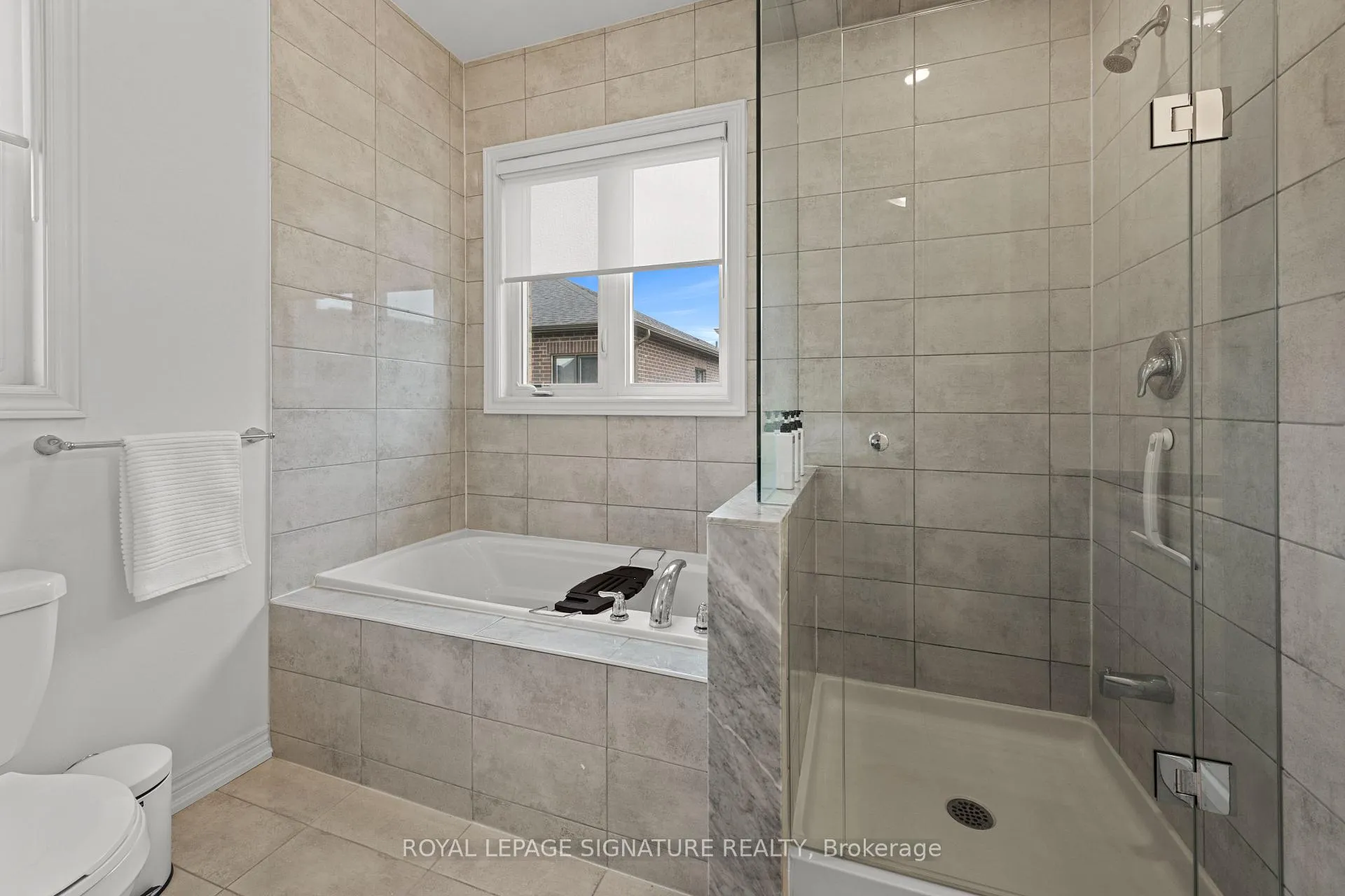 Photo 32 of 270 Great Falls Boulevard, Hamilton, Waterdown — HOMEH