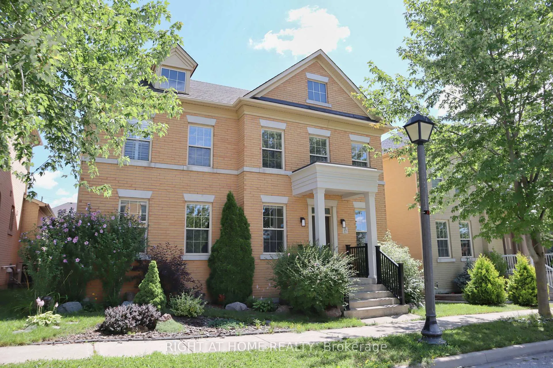Photo 2 of 27 Bonheur Road, Markham, Cathedraltown — HOMEH
