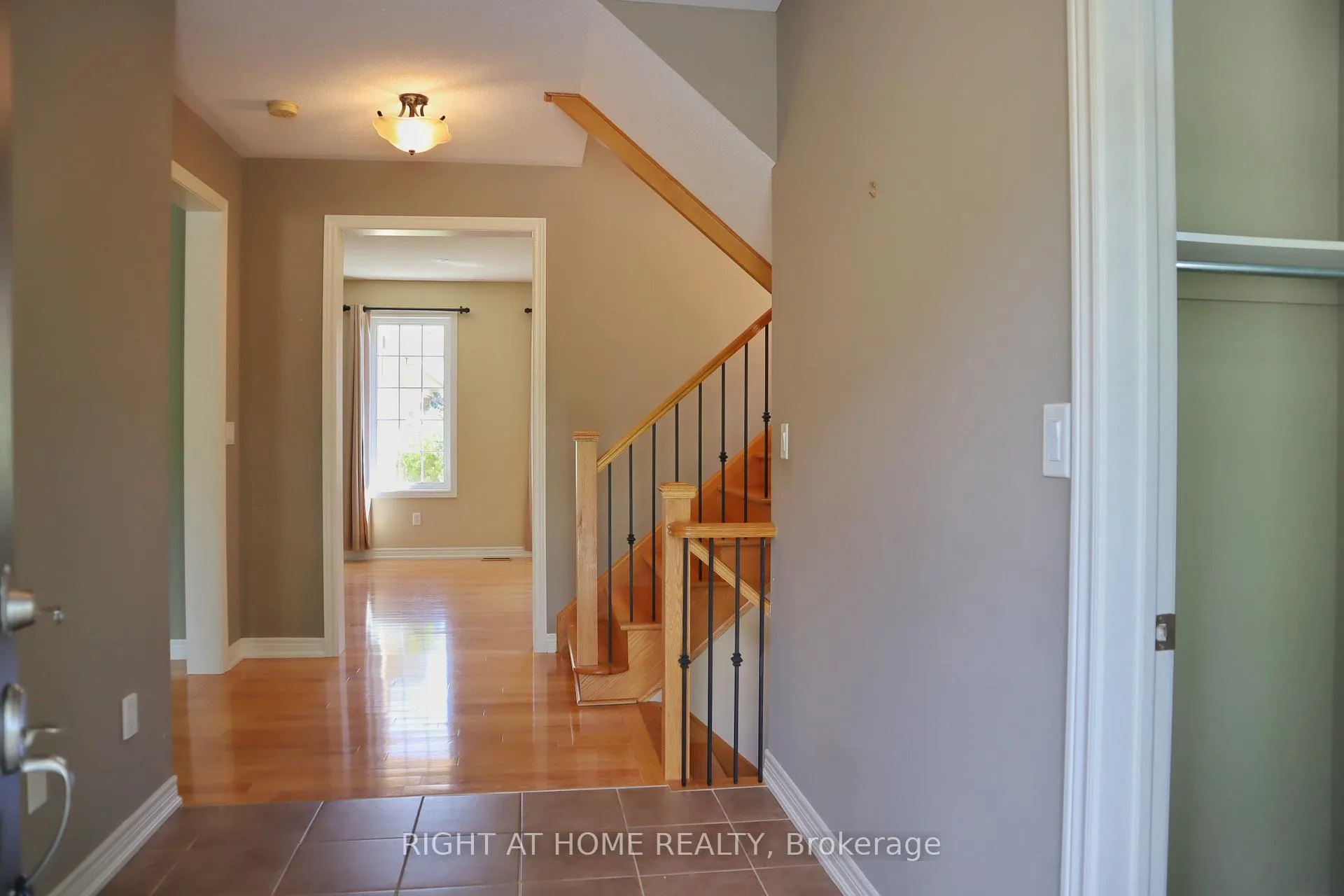 Photo 3 of 27 Bonheur Road, Markham, Cathedraltown — HOMEH