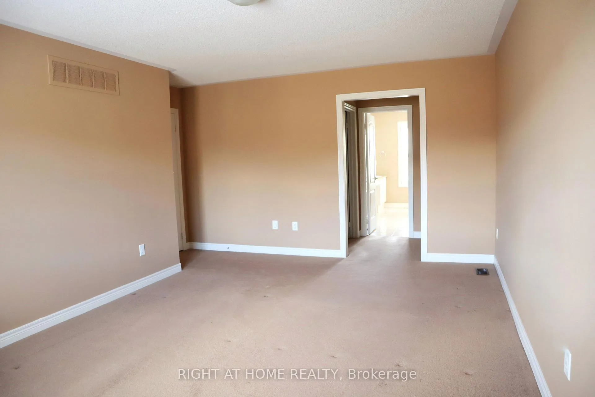 Photo 13 of 27 Bonheur Road, Markham, Cathedraltown — HOMEH