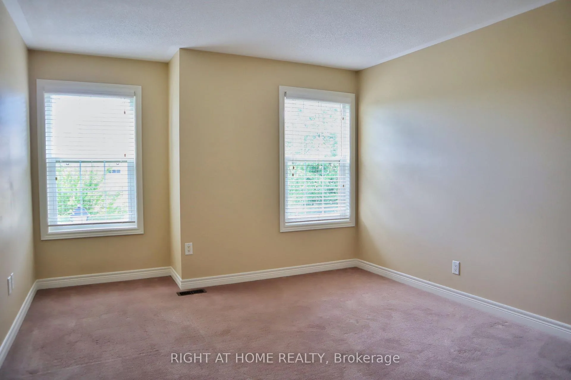 Photo 17 of 27 Bonheur Road, Markham, Cathedraltown — HOMEH