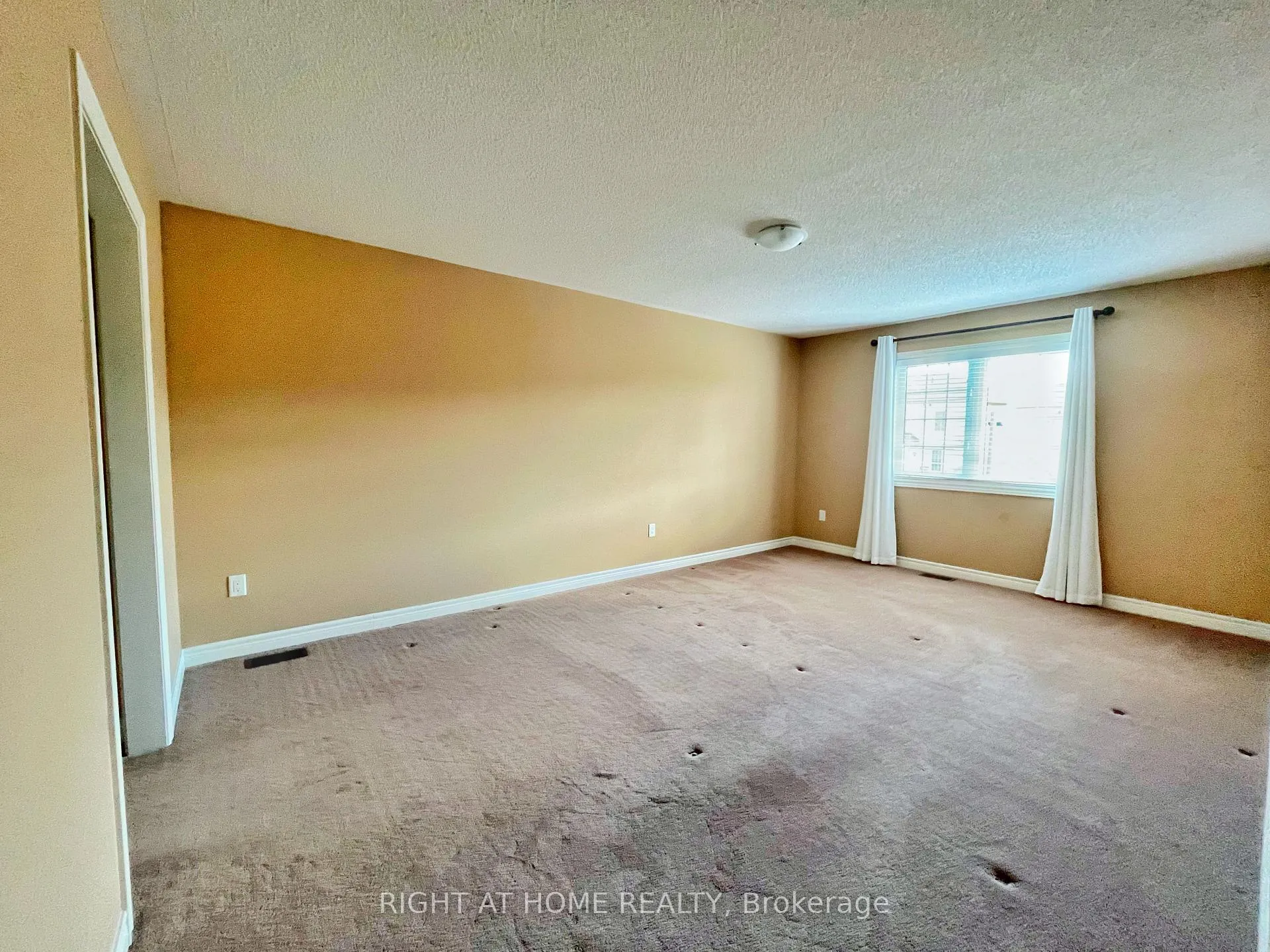 Photo 23 of 27 Bonheur Road, Markham, Cathedraltown — HOMEH