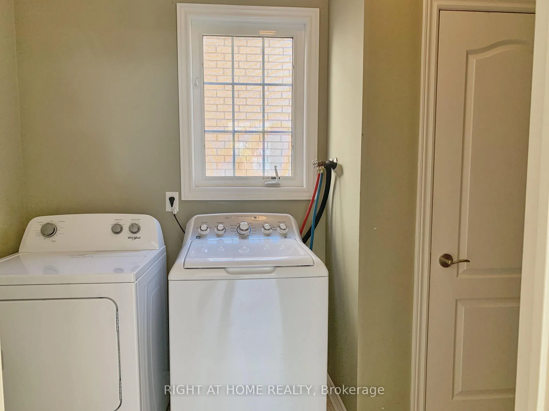Photo 26 of 27 Bonheur Road, Markham, Cathedraltown — HOMEH