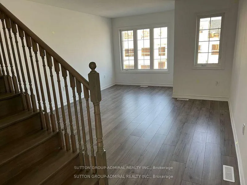 Photo 16 of 12 Pumpkin Corner Crescent, Barrie, Innis-Shore — HOMEH