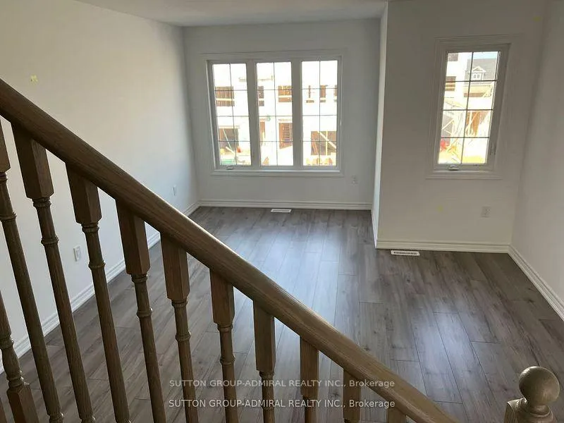 Photo 17 of 12 Pumpkin Corner Crescent, Barrie, Innis-Shore — HOMEH